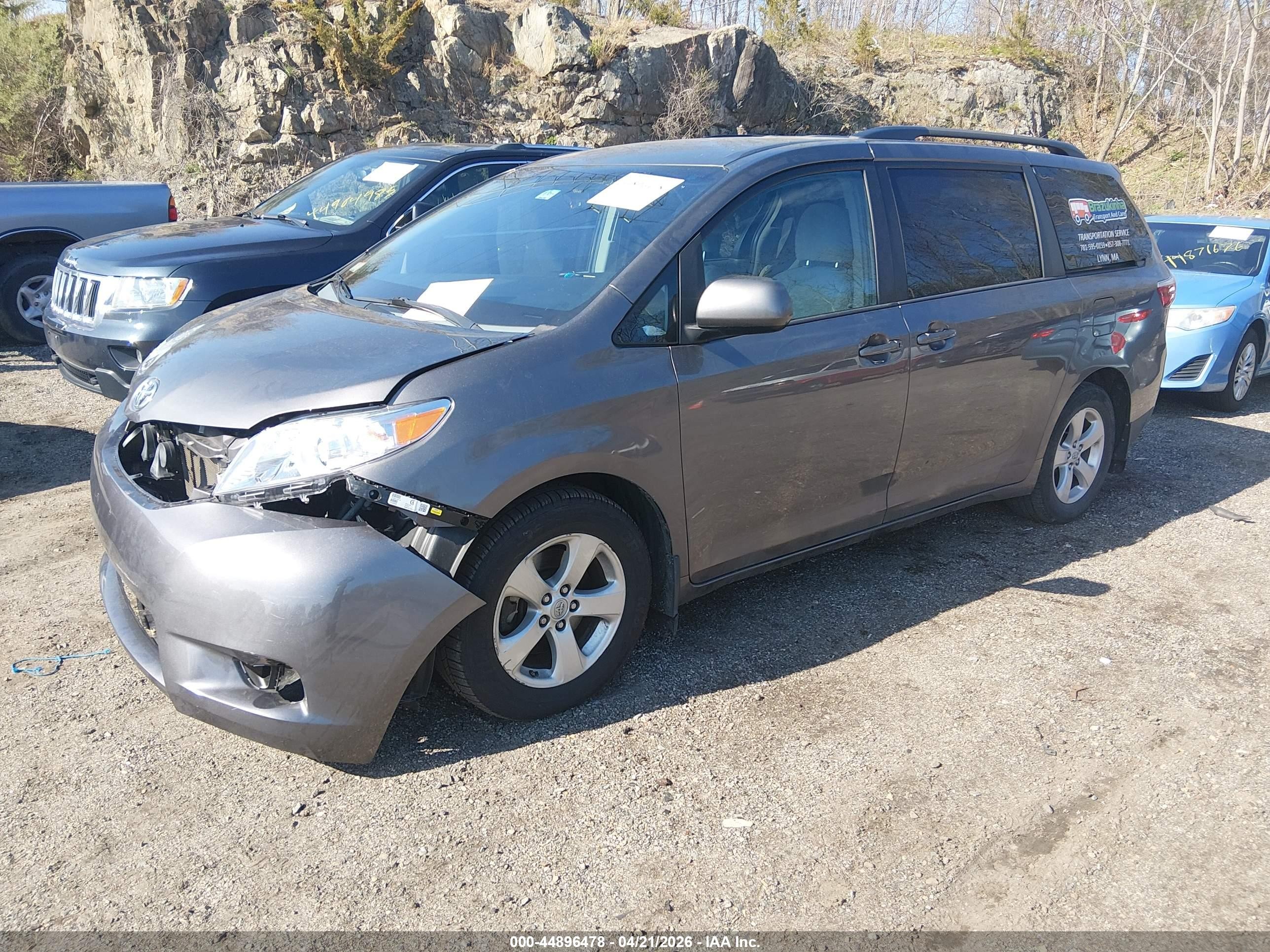 2015 Toyota Sienna Le 8 Passenger Gray vin: 5TDKK3DC9FS604225