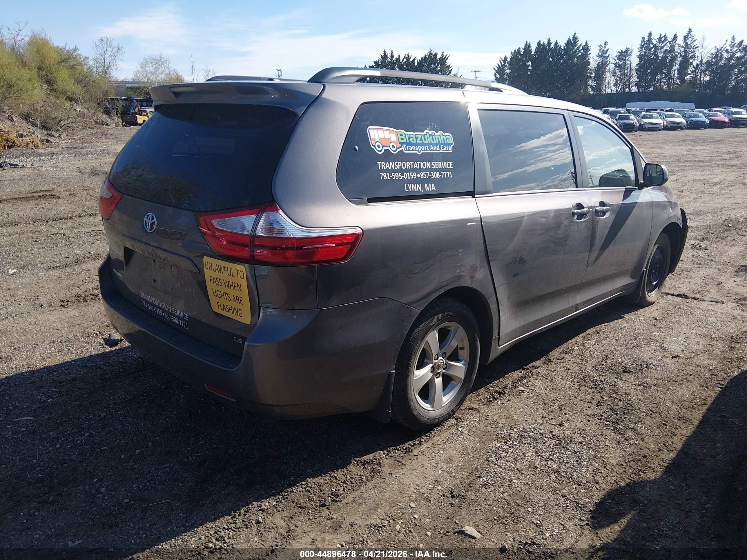 2015 Toyota Sienna Le 8 Passenger Gray vin: 5TDKK3DC9FS604225