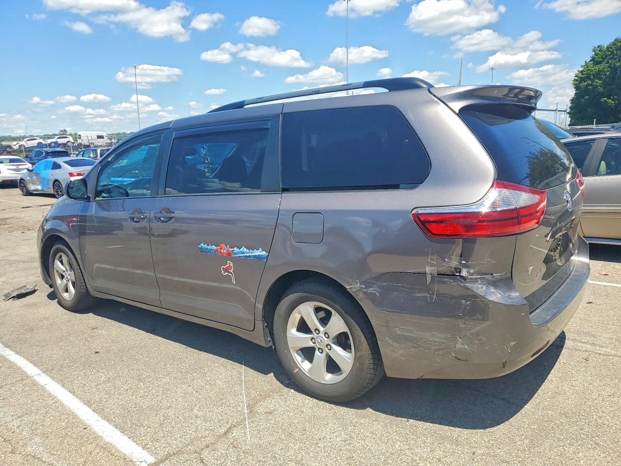 2015 Toyota Sienna Le Gray vin: 5TDKK3DC9FS659810