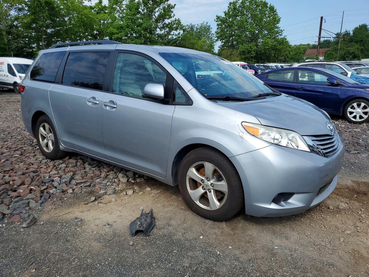 2015 Toyota Sienna Le Gray vin: 5TDKK3DC9FS670631