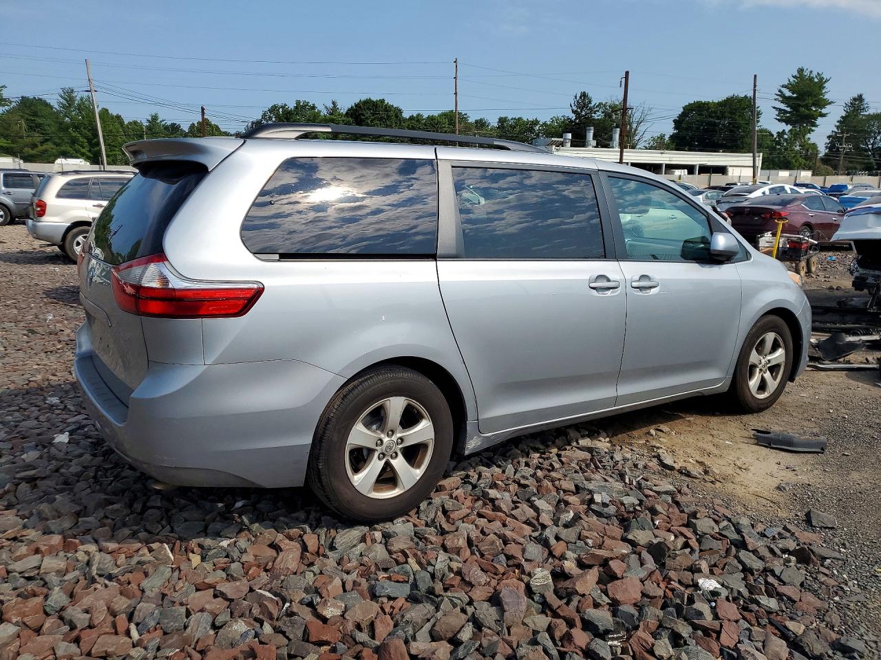 2015 Toyota Sienna Le Gray vin: 5TDKK3DC9FS670631