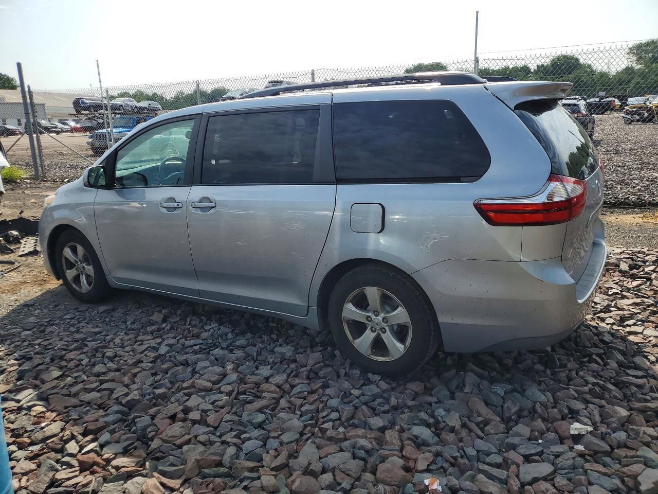 2015 Toyota Sienna Le Gray vin: 5TDKK3DC9FS670631