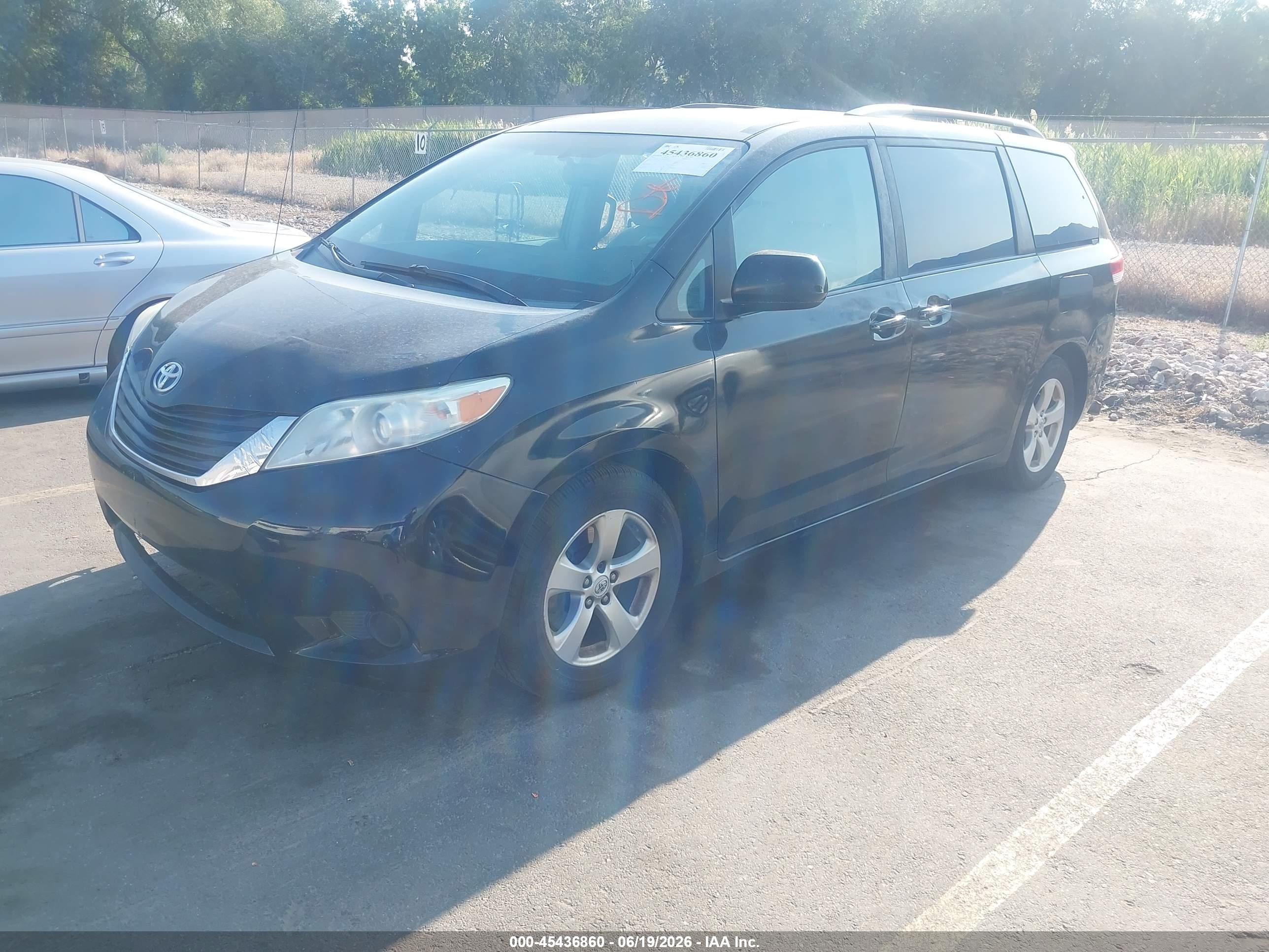 2011 Toyota Sienna Le V6 Black vin: 5TDKK3DCXBS025089