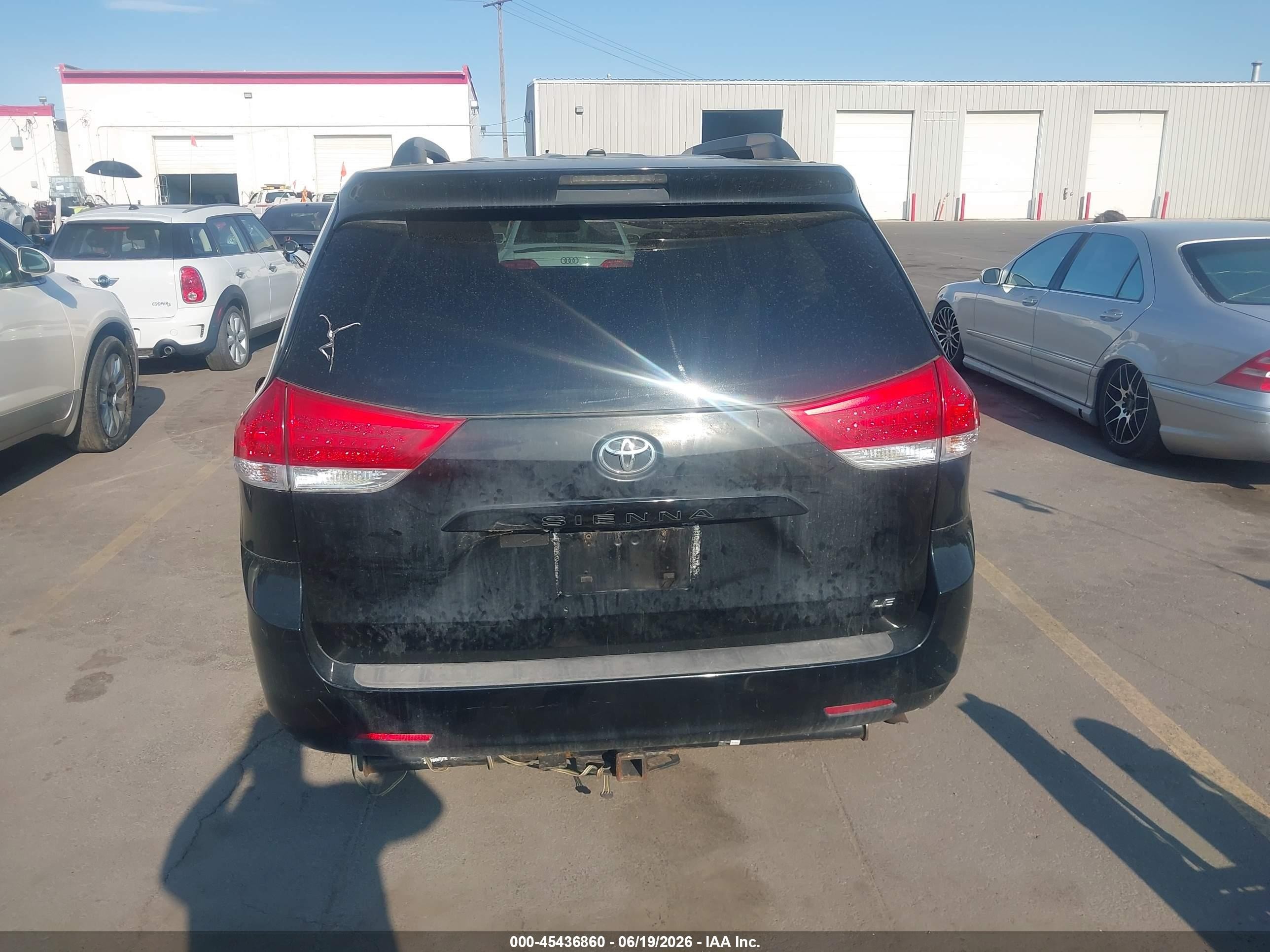 2011 Toyota Sienna Le V6 Black vin: 5TDKK3DCXBS025089