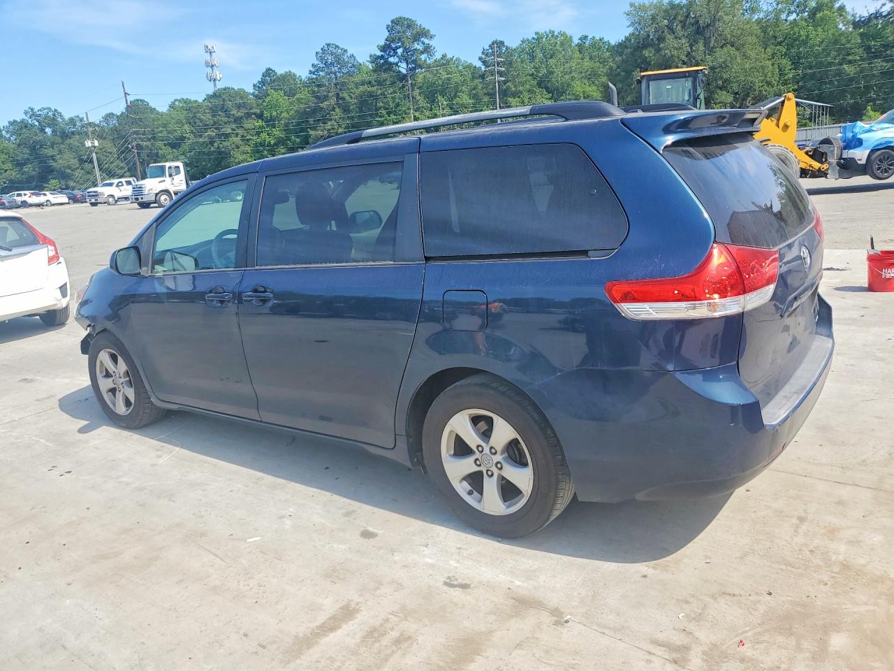 2011 Toyota Sienna Le Blue vin: 5TDKK3DCXBS025139