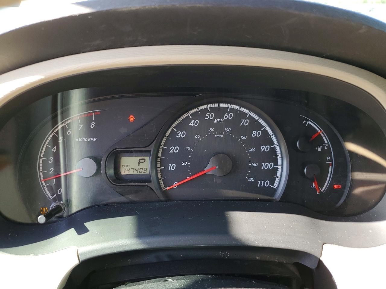 2011 Toyota Sienna Le Белый vin: 5TDKK3DCXBS027800
