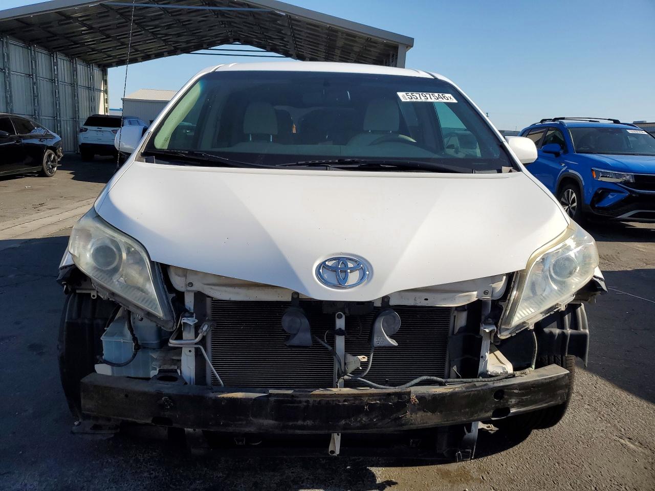 2011 Toyota Sienna Le Белый vin: 5TDKK3DCXBS027800