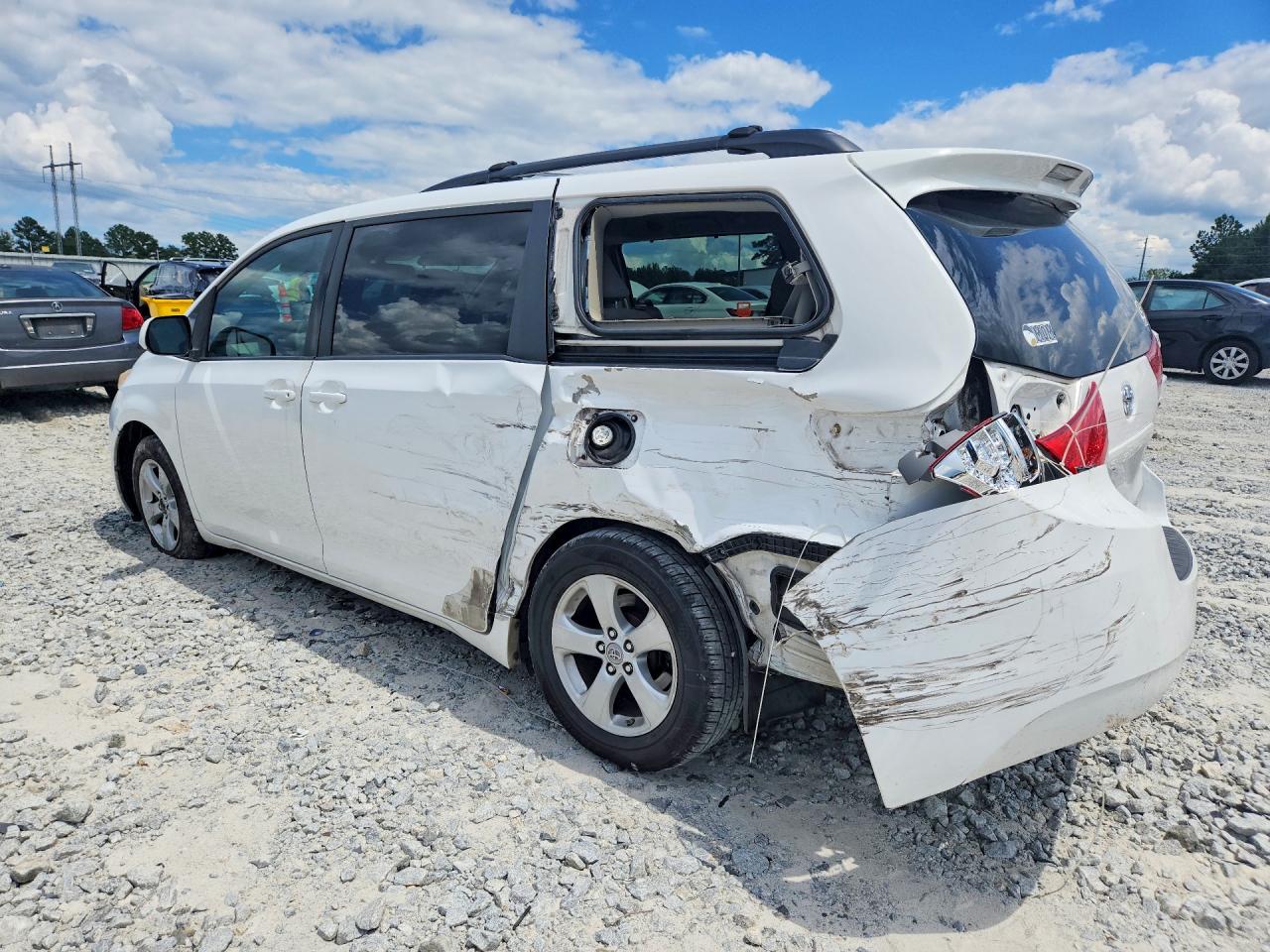 2011 Toyota Sienna Le Белый vin: 5TDKK3DCXBS050994