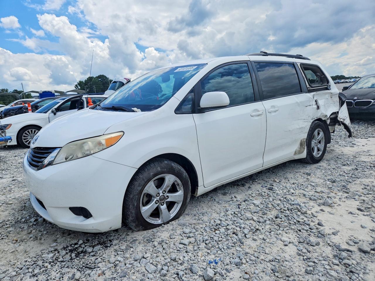 2011 Toyota Sienna Le Белый vin: 5TDKK3DCXBS050994