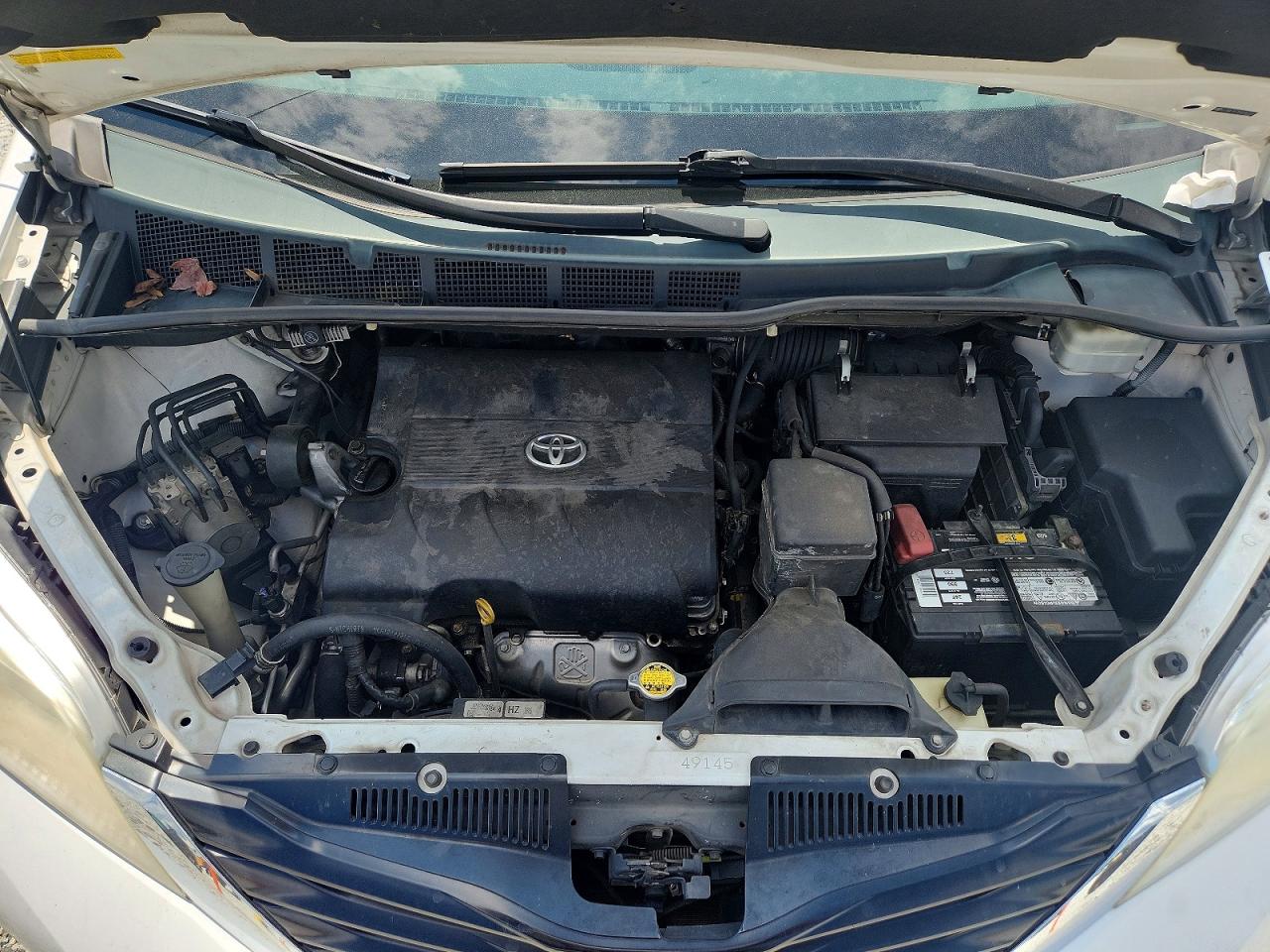 2011 Toyota Sienna Le Белый vin: 5TDKK3DCXBS050994