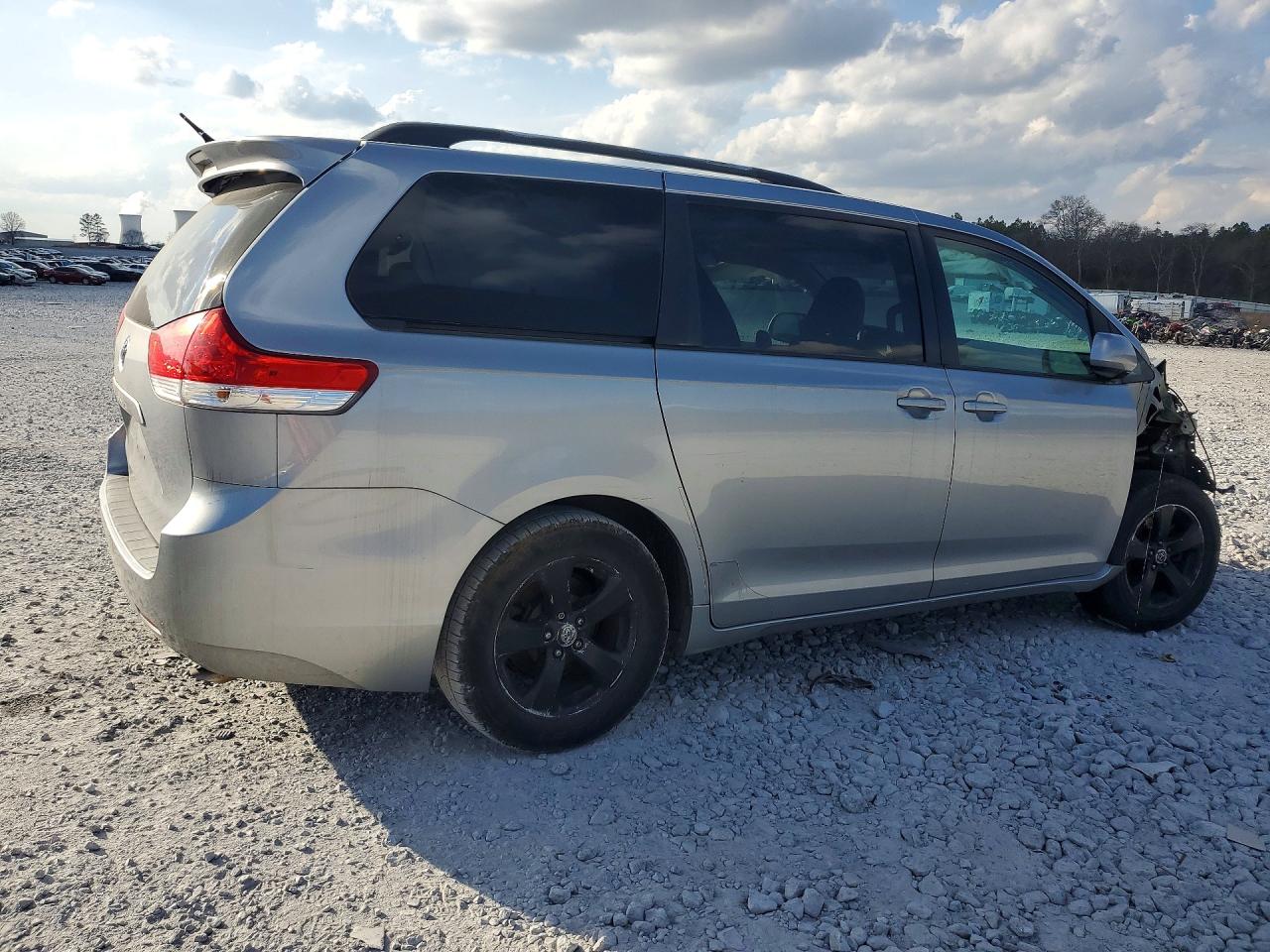 2011 Toyota Sienna Blue vin: 5TDKK3DCXBS061509