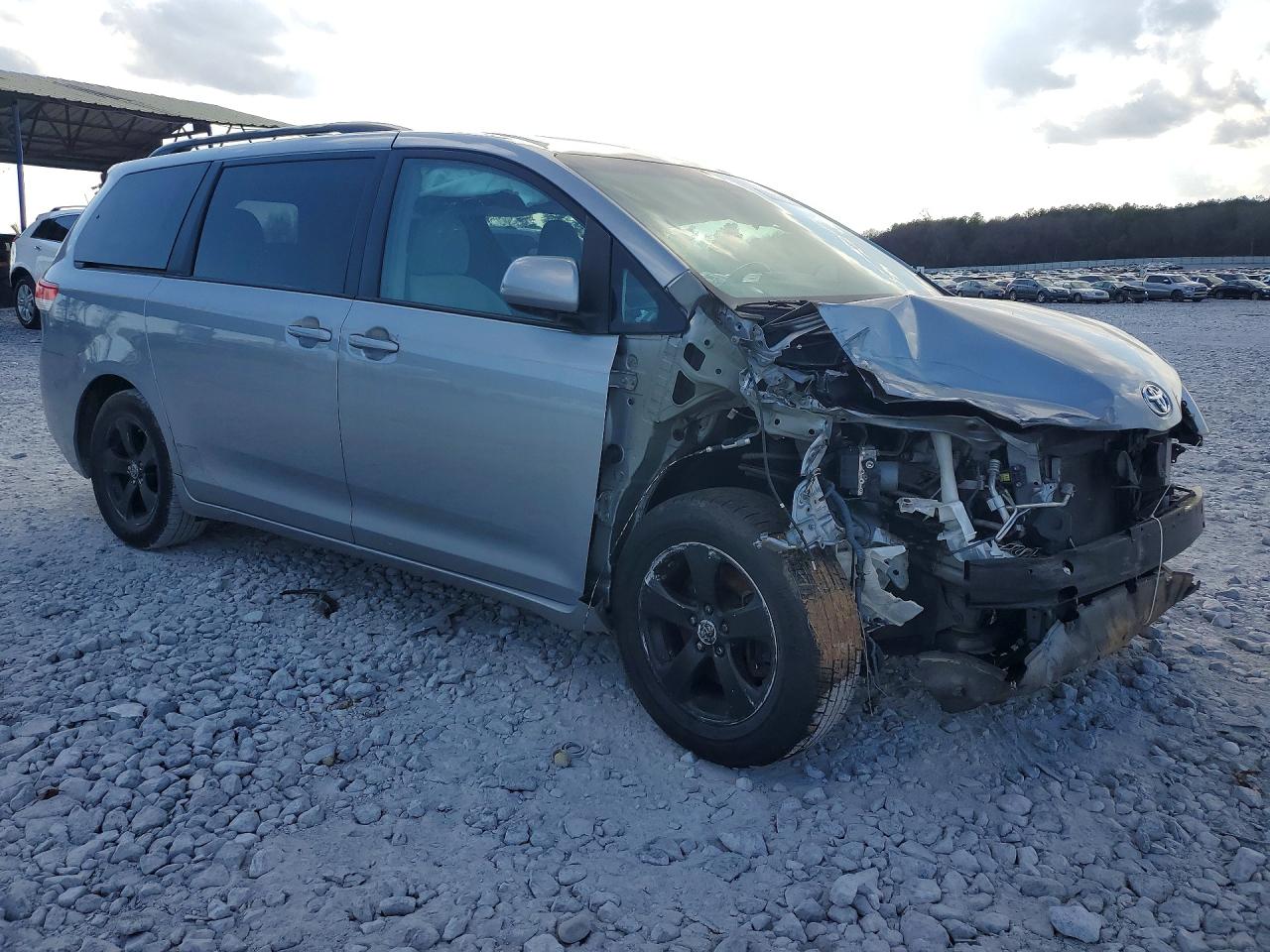 2011 Toyota Sienna Blue vin: 5TDKK3DCXBS061509