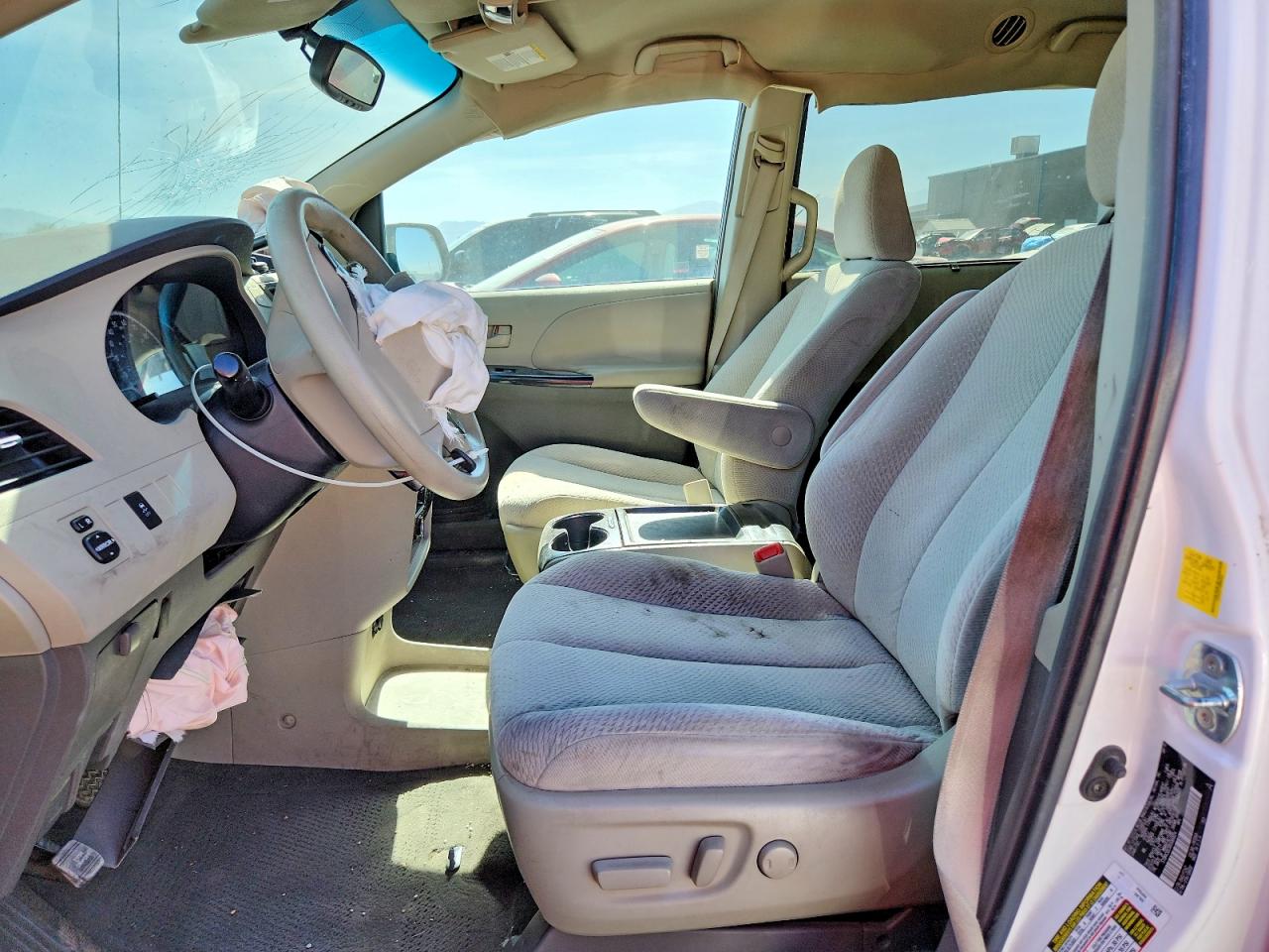 2011 Toyota Sienna Le White vin: 5TDKK3DCXBS066824