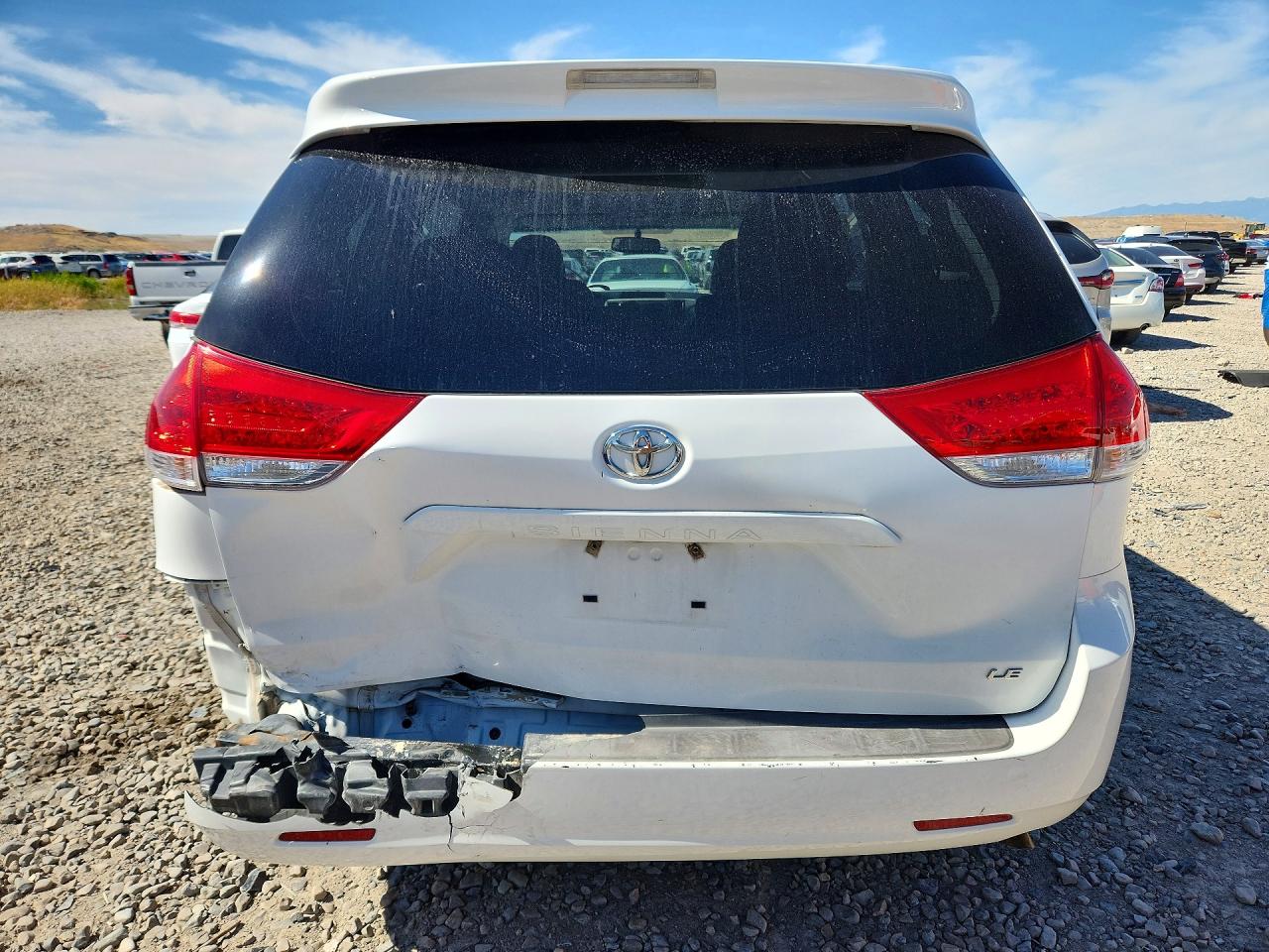 2011 Toyota Sienna Le White vin: 5TDKK3DCXBS086085