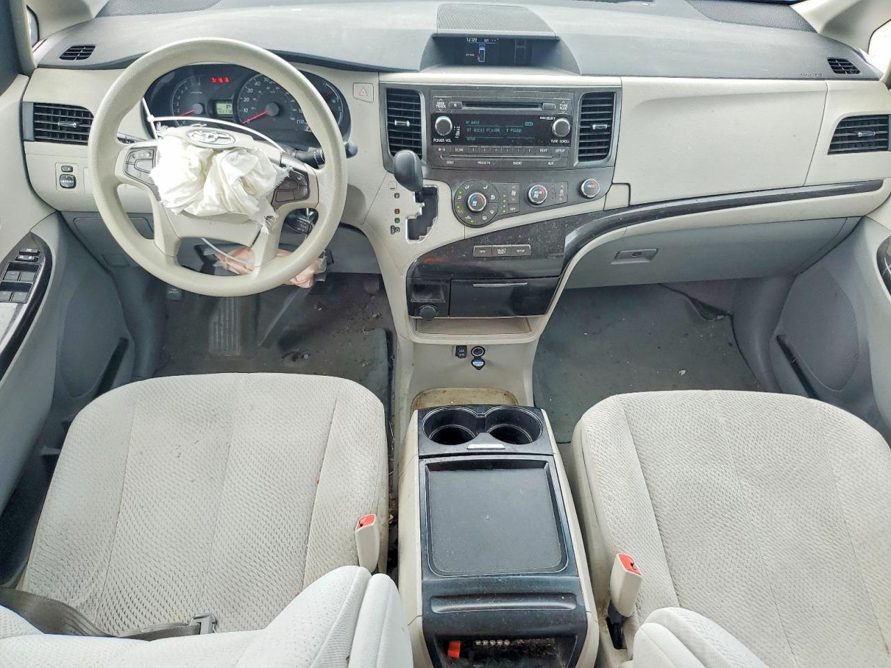 2011 Toyota Sienna Le Silver vin: 5TDKK3DCXBS104987