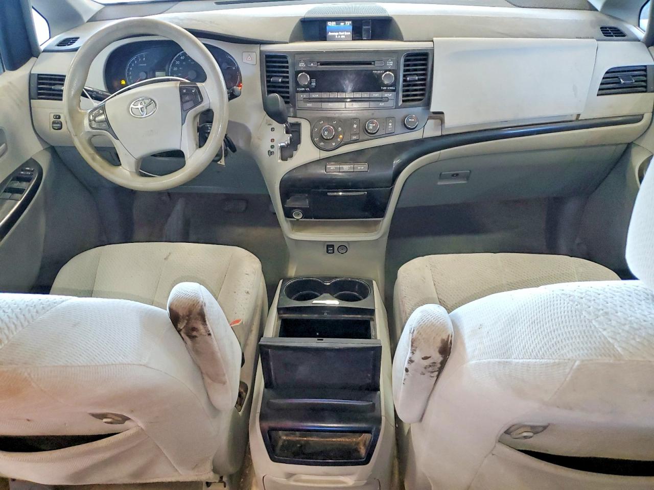 2011 Toyota Sienna Le Silver vin: 5TDKK3DCXBS109929