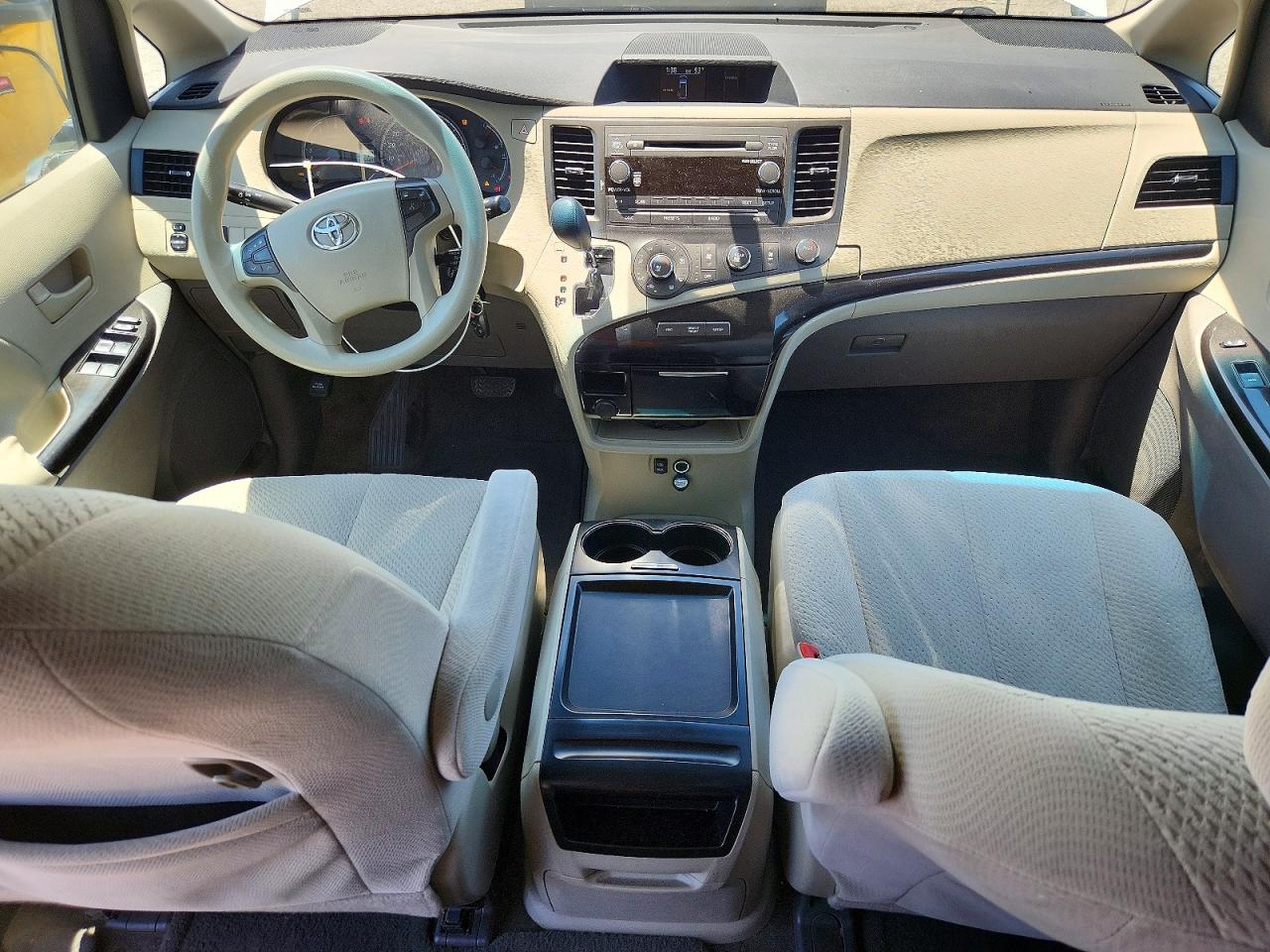 2011 Toyota Sienna Le White vin: 5TDKK3DCXBS110627