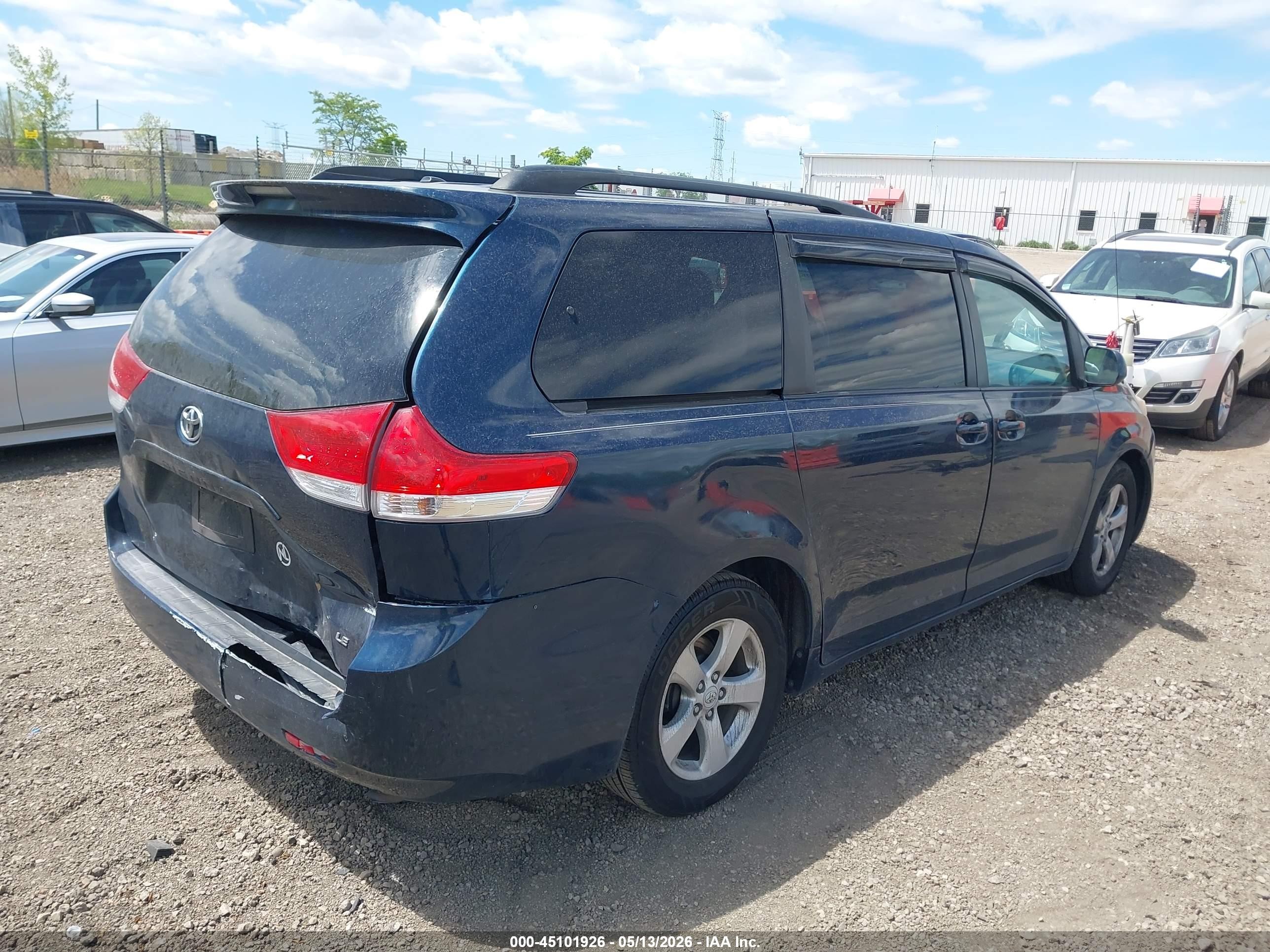 2011 Toyota Sienna Le V6 Dark Blue vin: 5TDKK3DCXBS129288