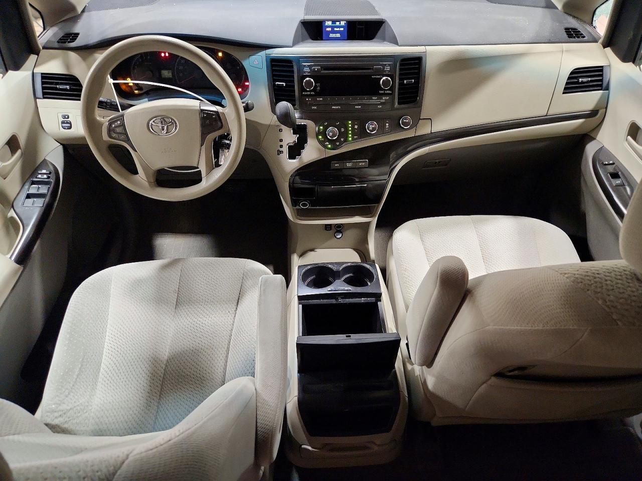 2011 Toyota Sienna Le Gray vin: 5TDKK3DCXBS148133