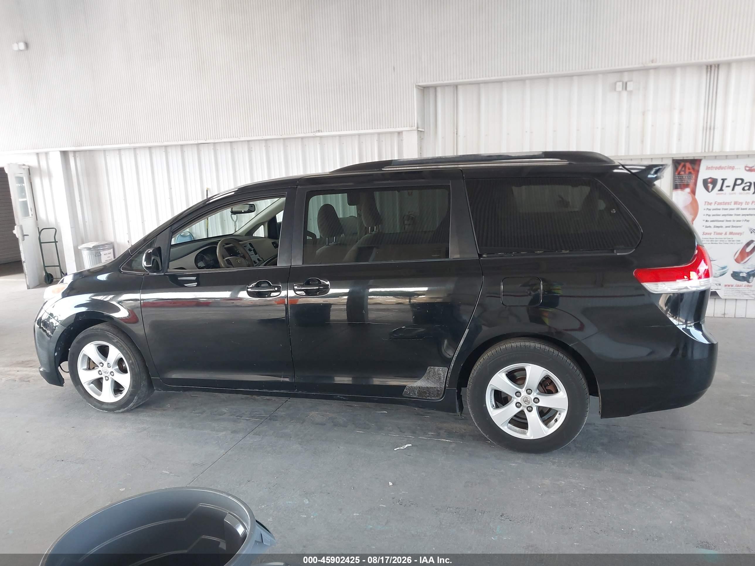 2011 Toyota Sienna Le V6 Black vin: 5TDKK3DCXBS166597