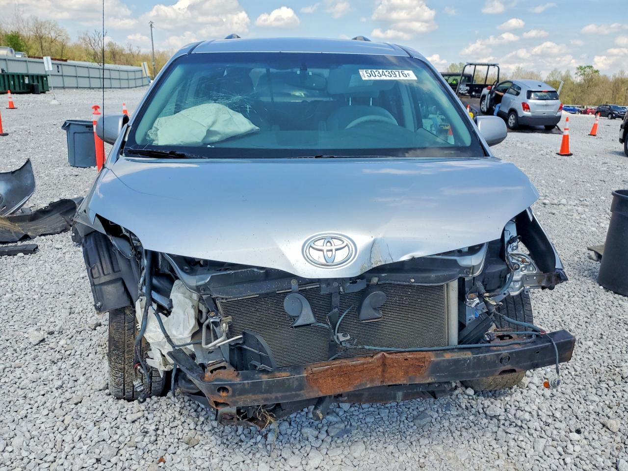 2011 Toyota Sienna Le Silver vin: 5TDKK3DCXBS168818