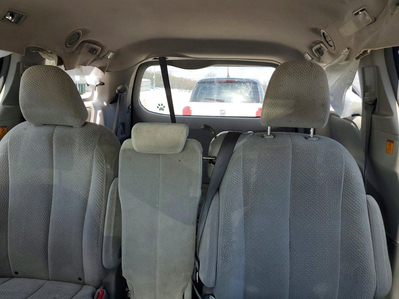 2011 Toyota Sienna Le Silver vin: 5TDKK3DCXBS168818
