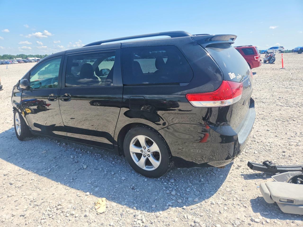 2012 Toyota Sienna Le Black vin: 5TDKK3DCXCS189802