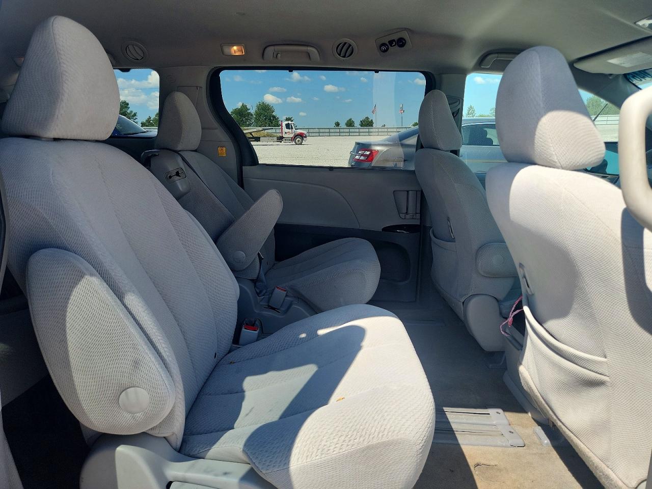2012 Toyota Sienna Le Black vin: 5TDKK3DCXCS189802