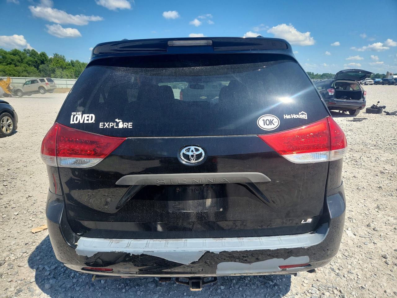 2012 Toyota Sienna Le Black vin: 5TDKK3DCXCS189802