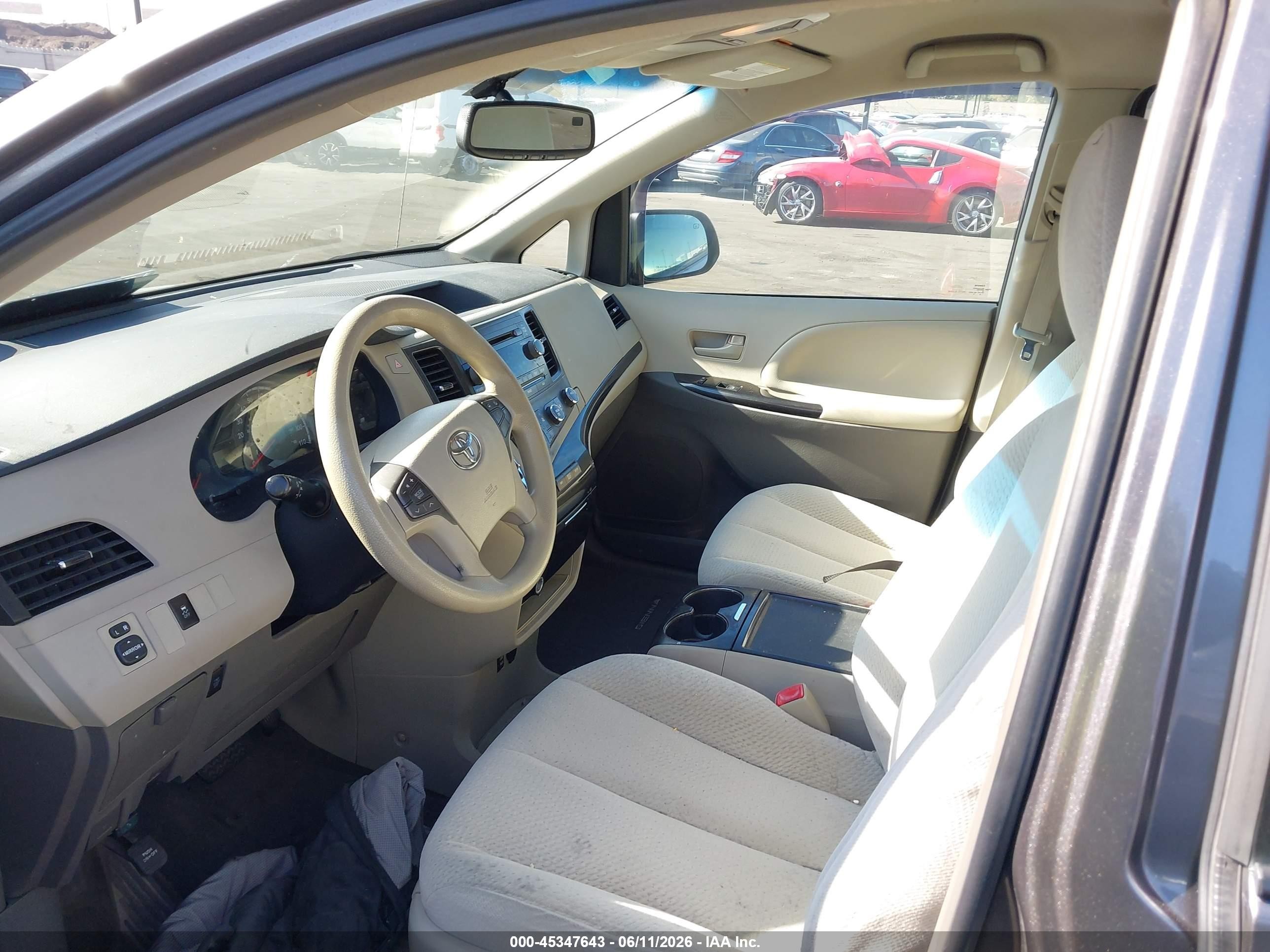 2012 Toyota Sienna Le V6 8 Passenger Gray vin: 5TDKK3DCXCS193381
