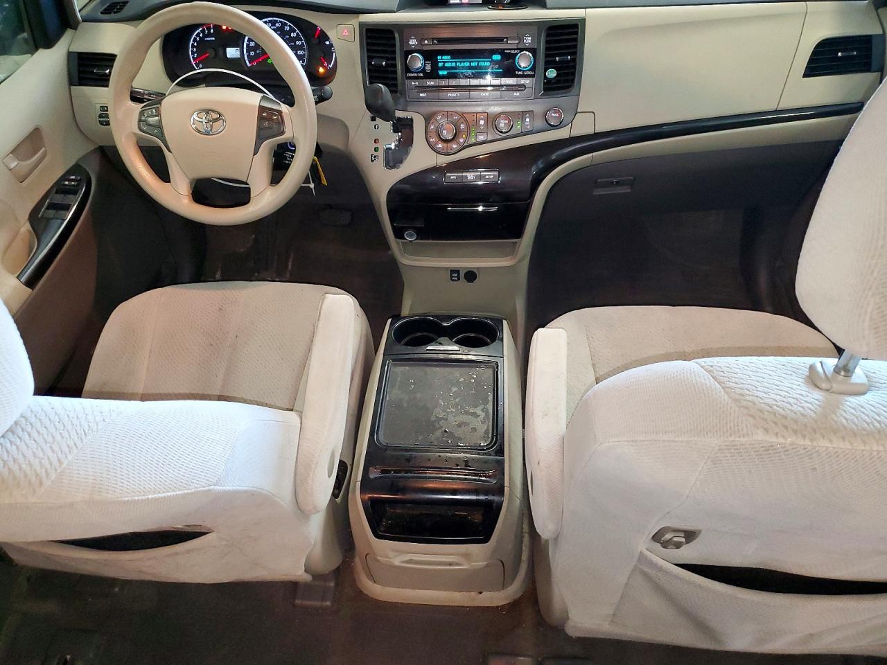 2012 Toyota Sienna Le Tan vin: 5TDKK3DCXCS217095