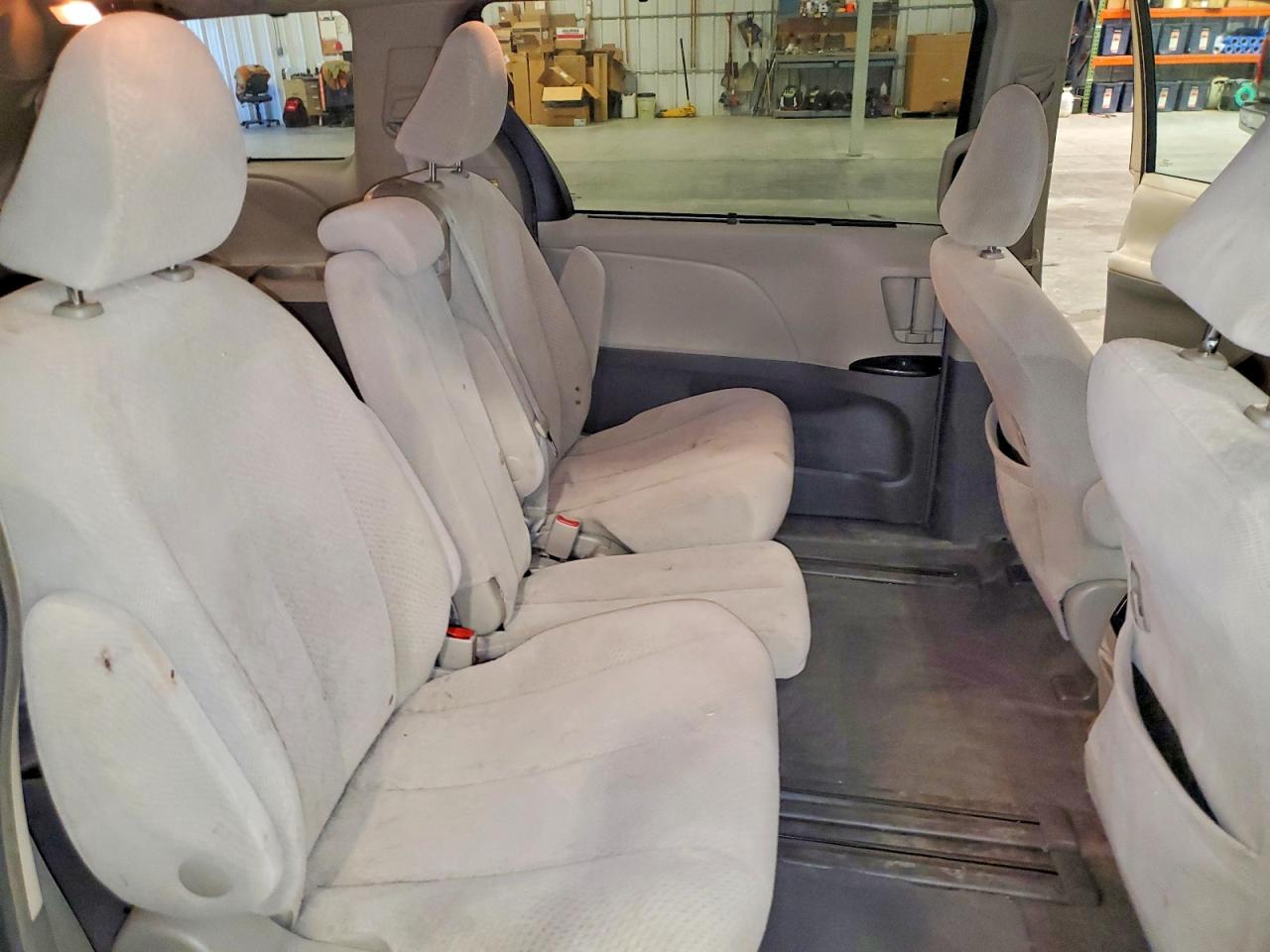2012 Toyota Sienna Le Tan vin: 5TDKK3DCXCS217095