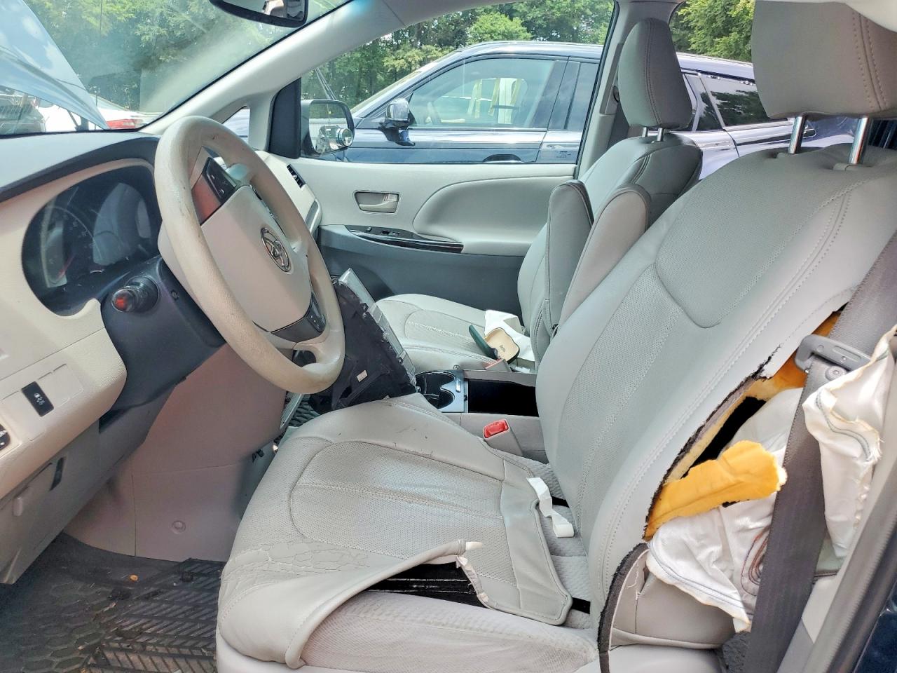 2012 Toyota Sienna Le Blue vin: 5TDKK3DCXCS224516