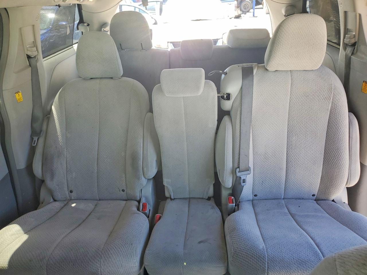 2012 Toyota Sienna Le White vin: 5TDKK3DCXCS229568