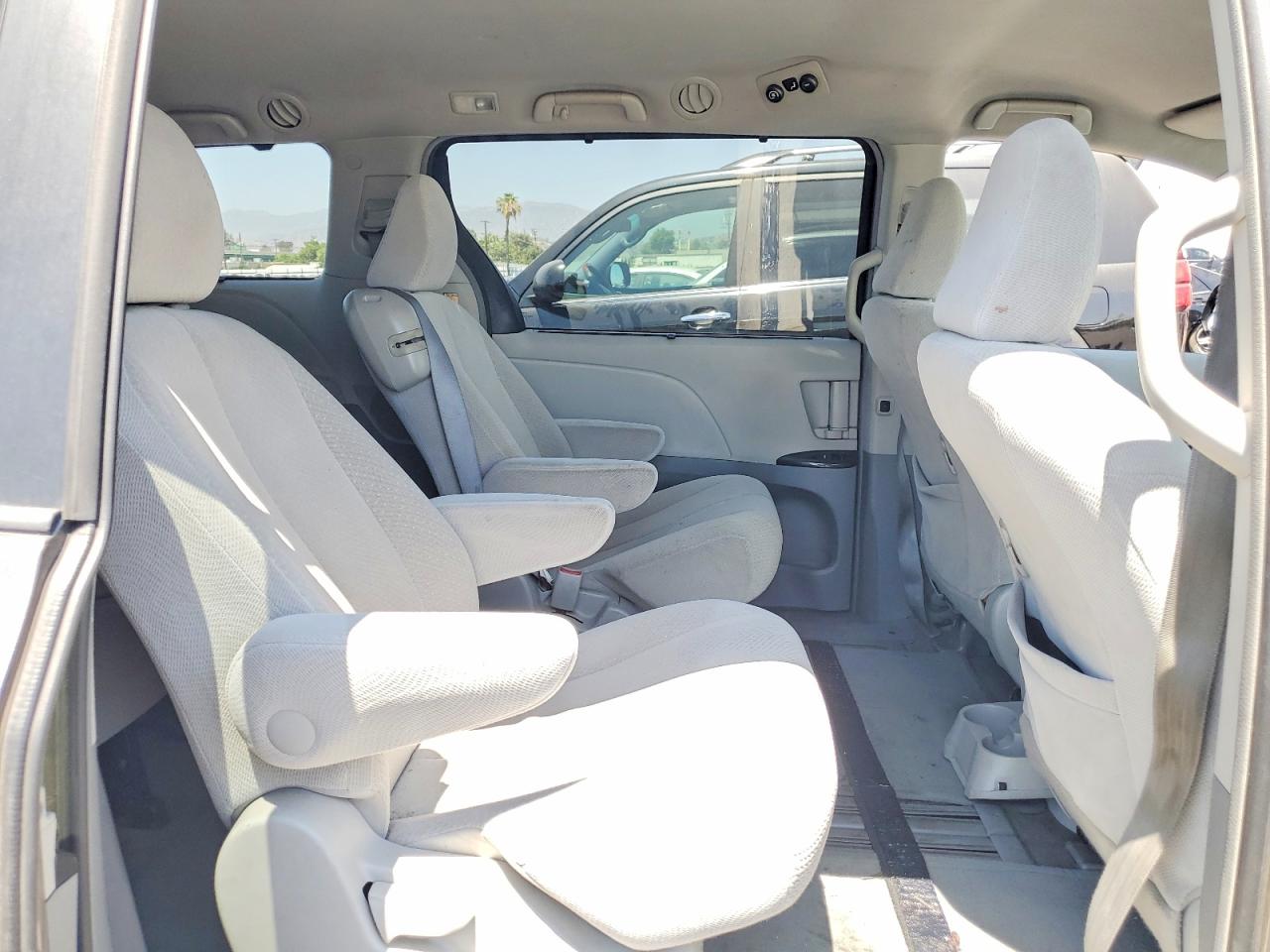 2012 Toyota Sienna Le Charcoal vin: 5TDKK3DCXCS262098