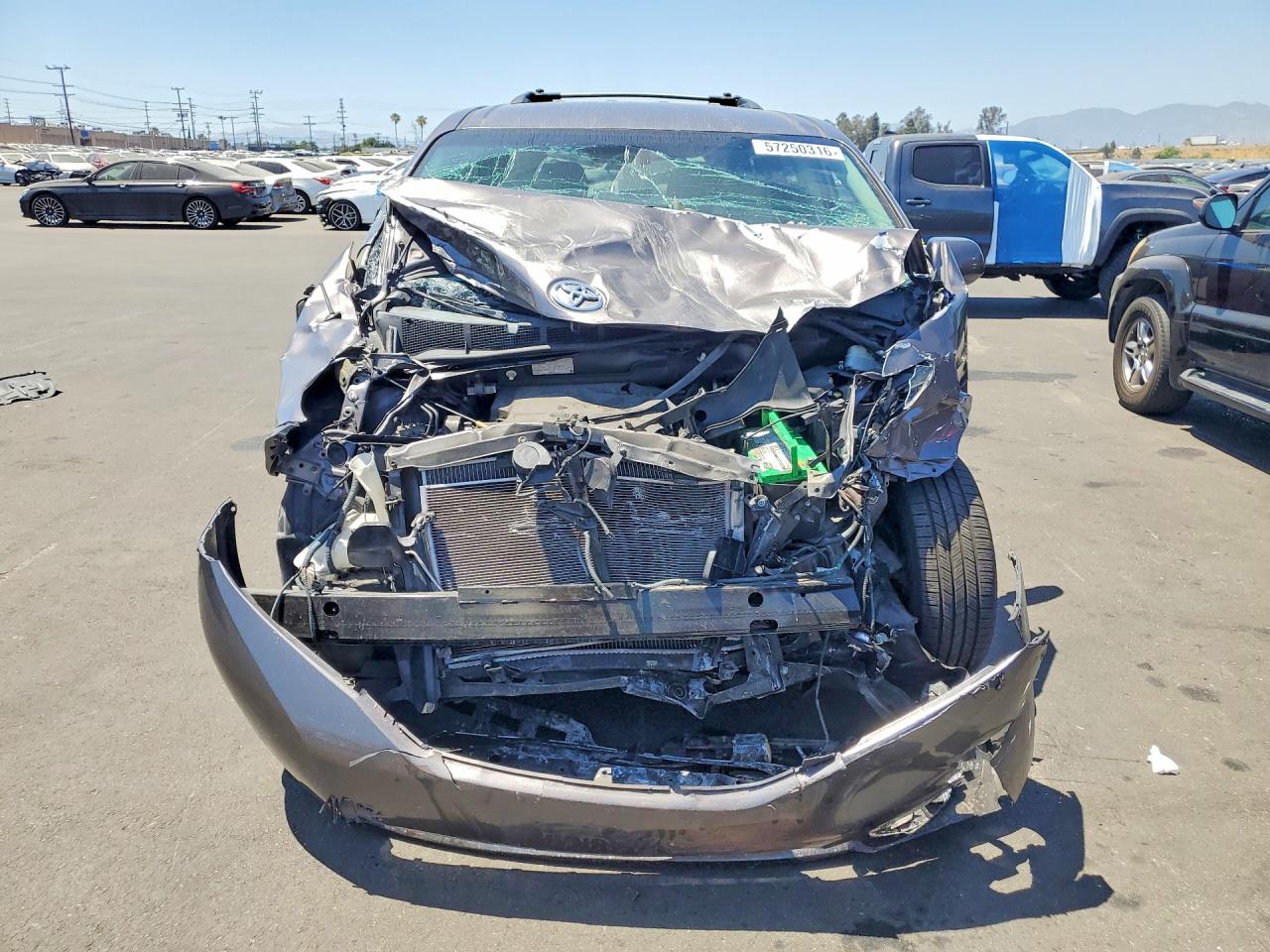 2012 Toyota Sienna Le Charcoal vin: 5TDKK3DCXCS262098