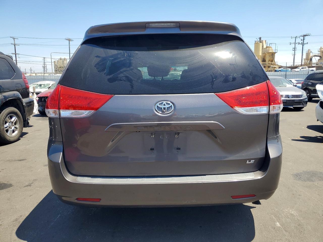 2012 Toyota Sienna Le Charcoal vin: 5TDKK3DCXCS262098