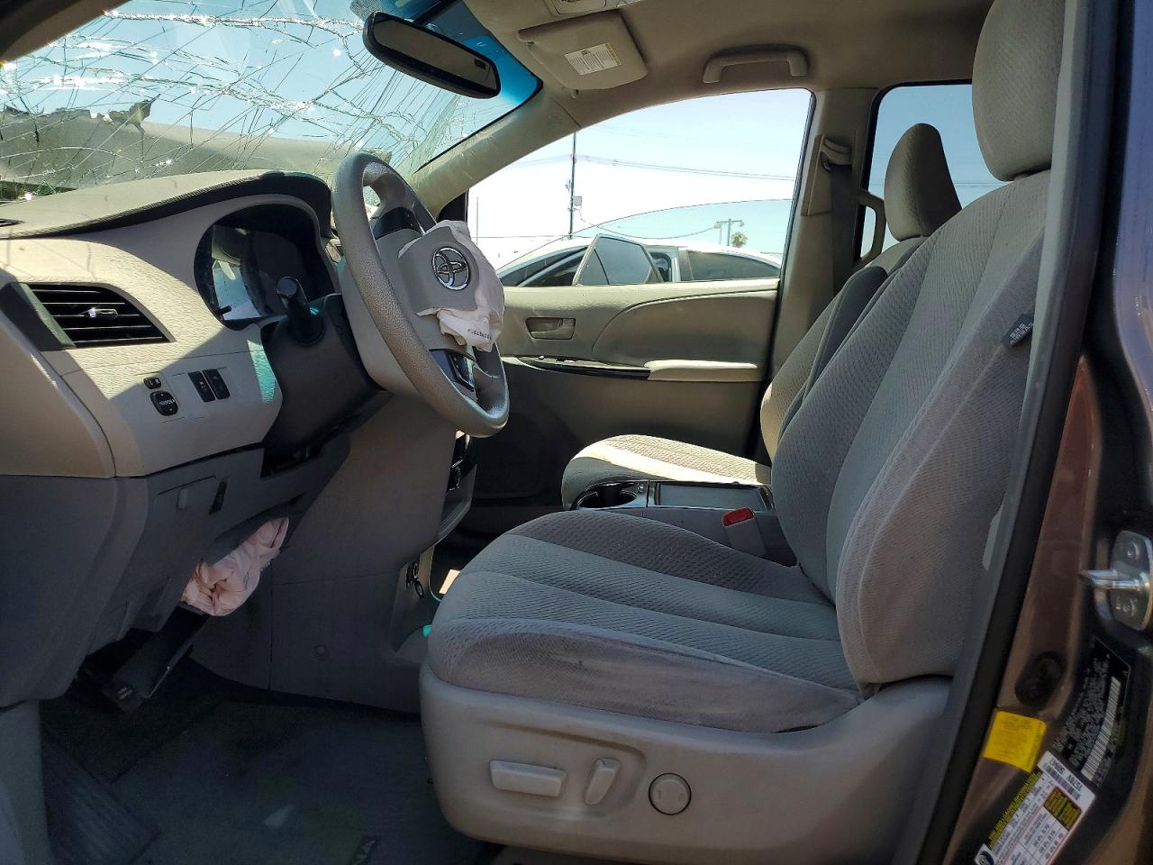 2012 Toyota Sienna Le Charcoal vin: 5TDKK3DCXCS262098