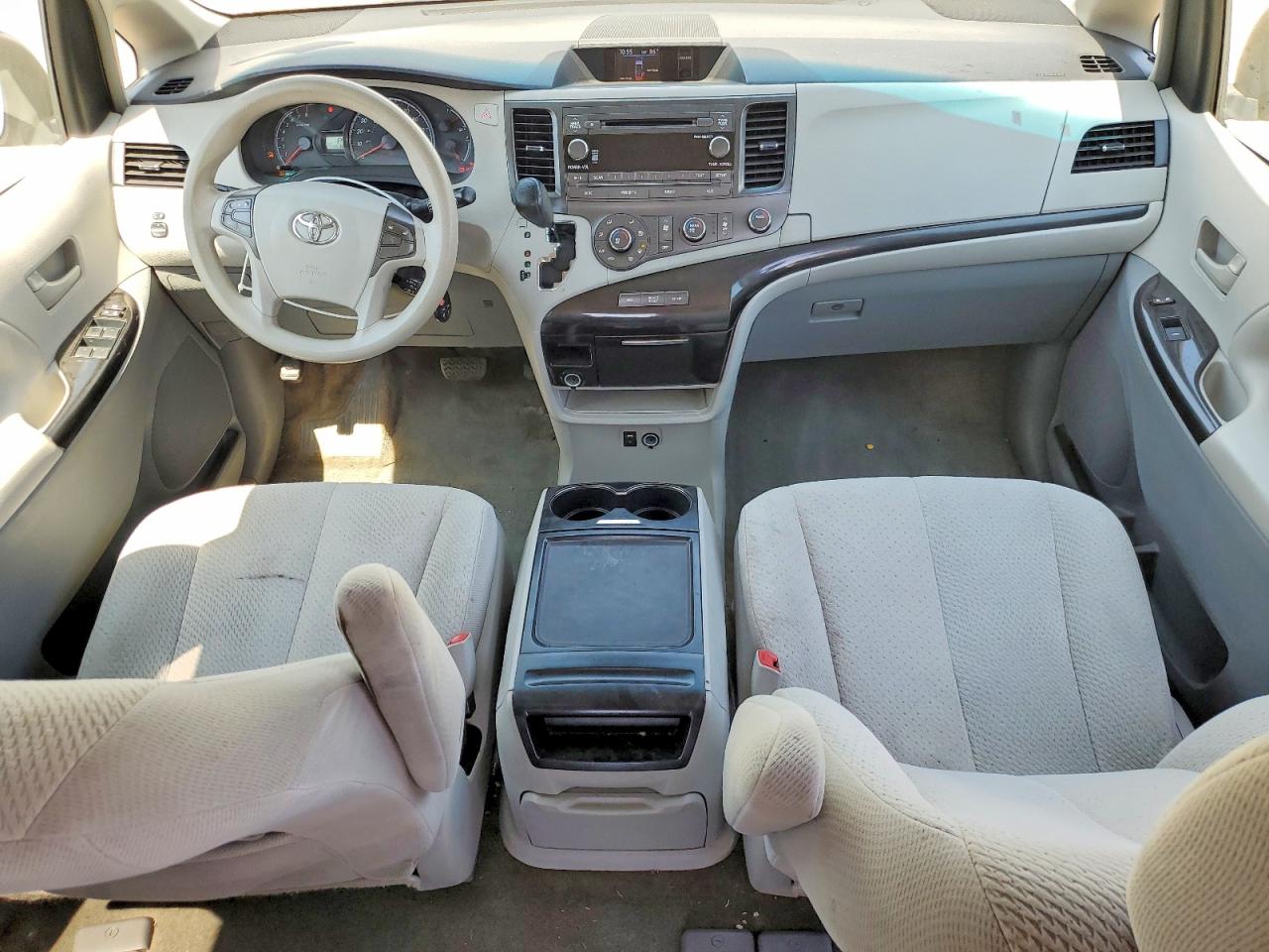 2012 Toyota Sienna Le White vin: 5TDKK3DCXCS270749
