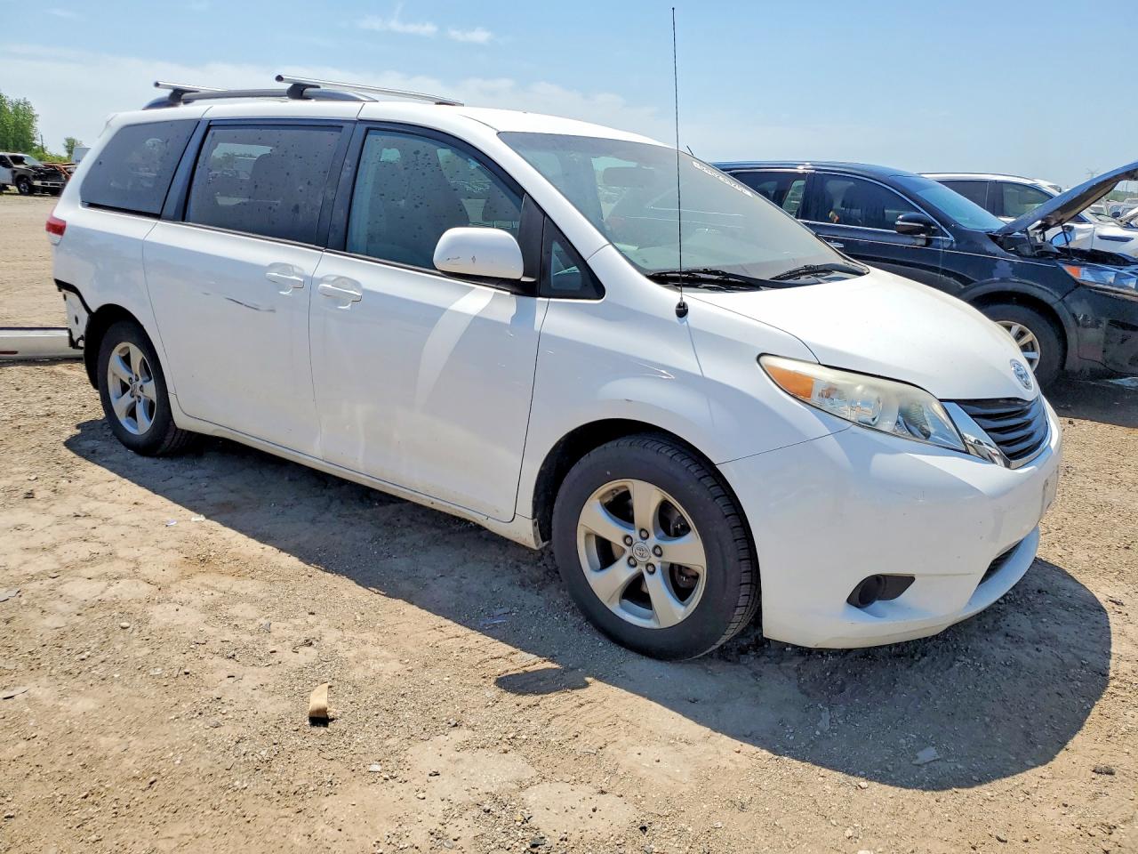 2012 Toyota Sienna Le White vin: 5TDKK3DCXCS270749