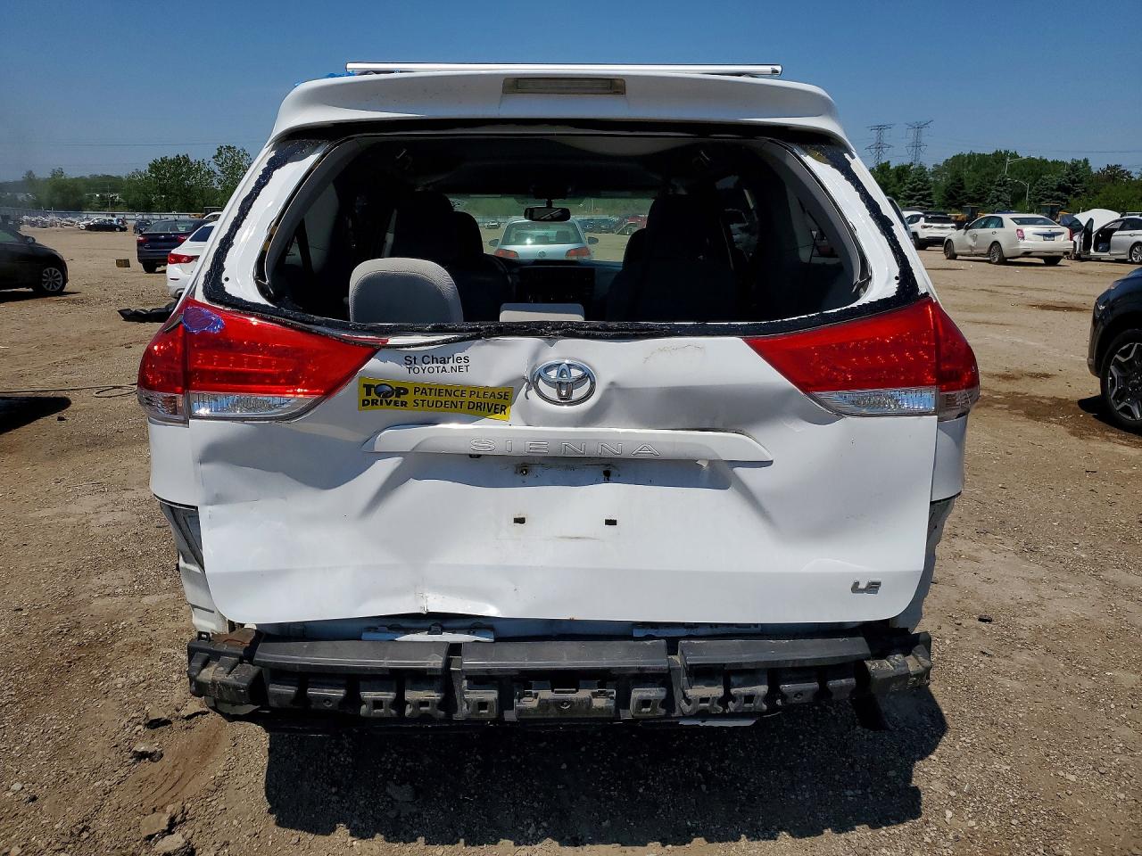2012 Toyota Sienna Le White vin: 5TDKK3DCXCS270749