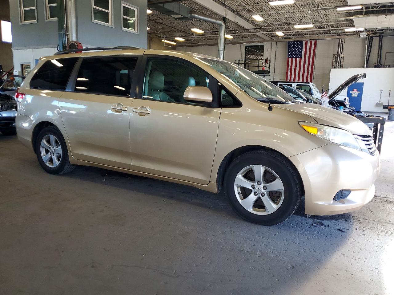 2013 Toyota Sienna Le Tan vin: 5TDKK3DCXDS287004