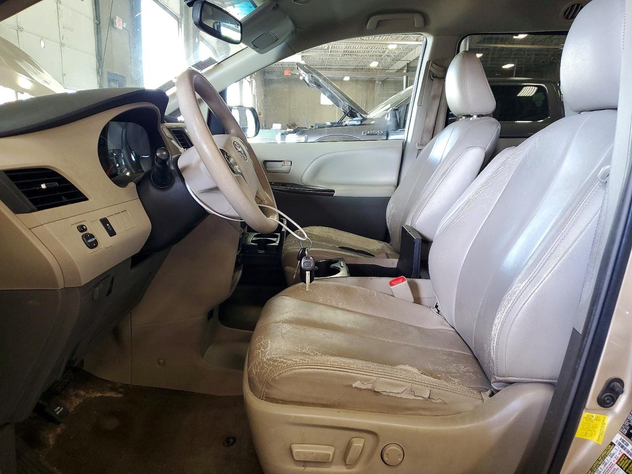 2013 Toyota Sienna Le Tan vin: 5TDKK3DCXDS287004