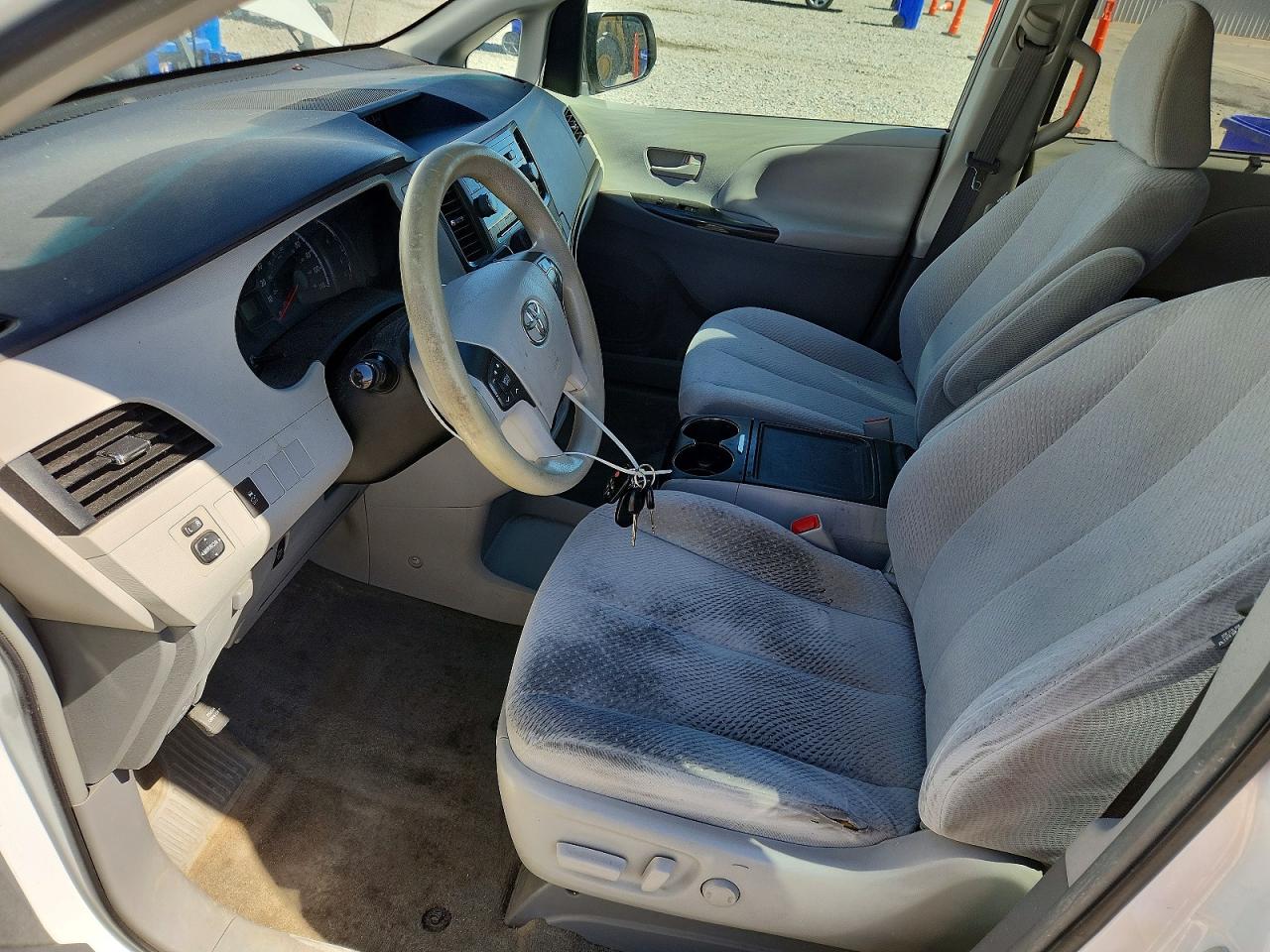 2013 Toyota Sienna Le White vin: 5TDKK3DCXDS335049