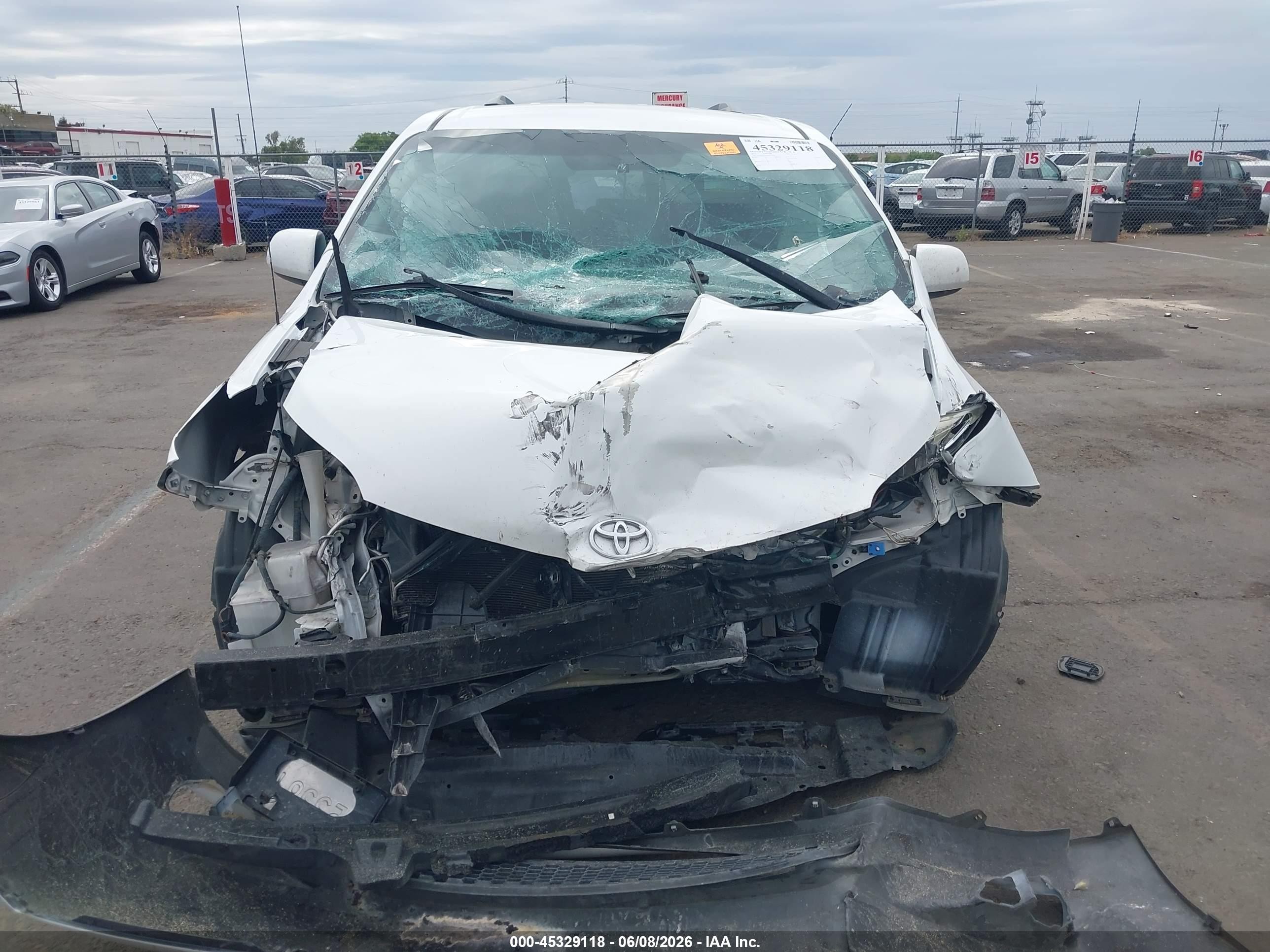 2013 Toyota Sienna Le V6 8 Passenger White vin: 5TDKK3DCXDS335696