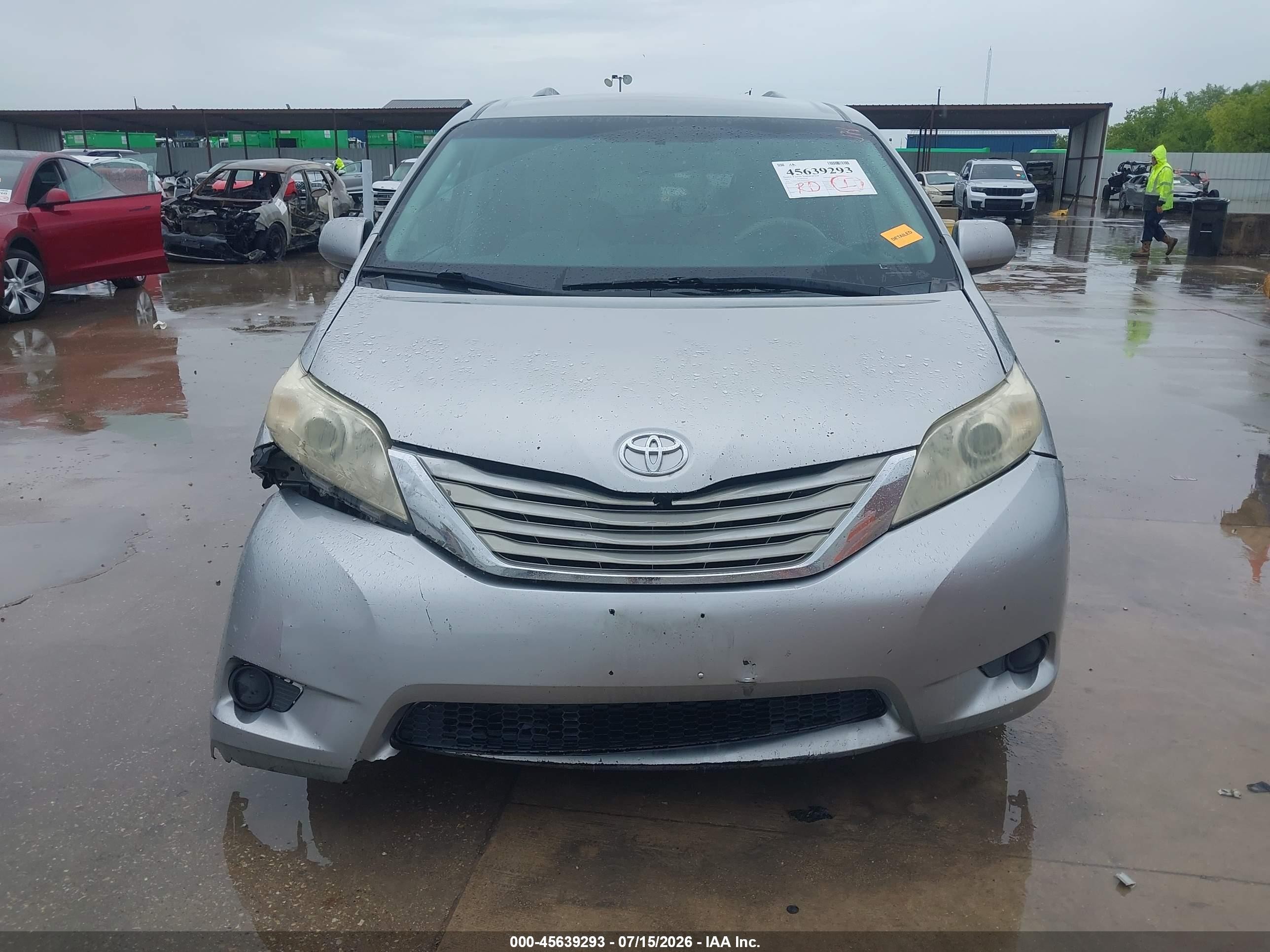 2013 Toyota Sienna Le V6 8 Passenger Silver vin: 5TDKK3DCXDS336461