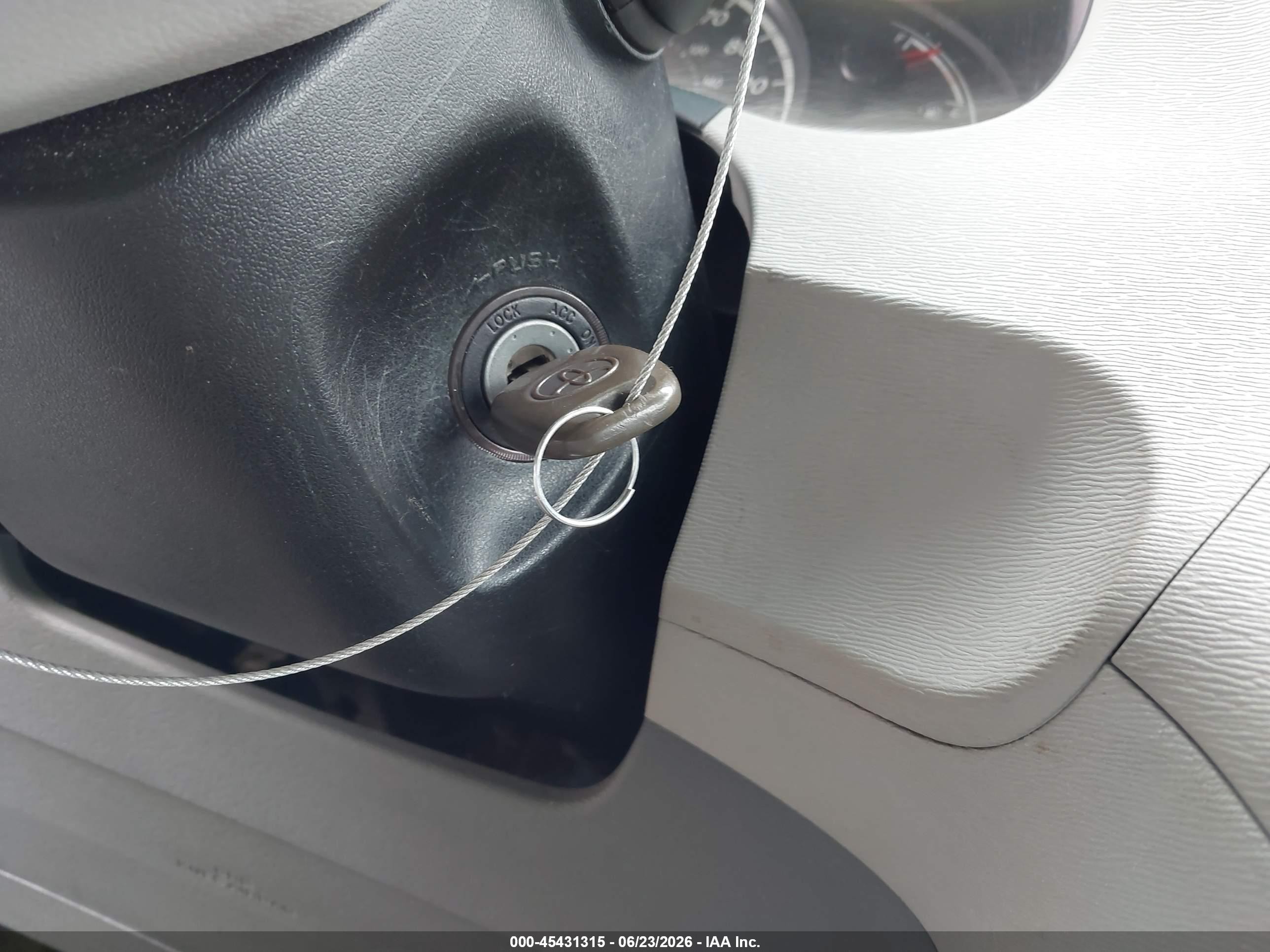 2013 Toyota Sienna Le V6 8 Passenger Gray vin: 5TDKK3DCXDS340154