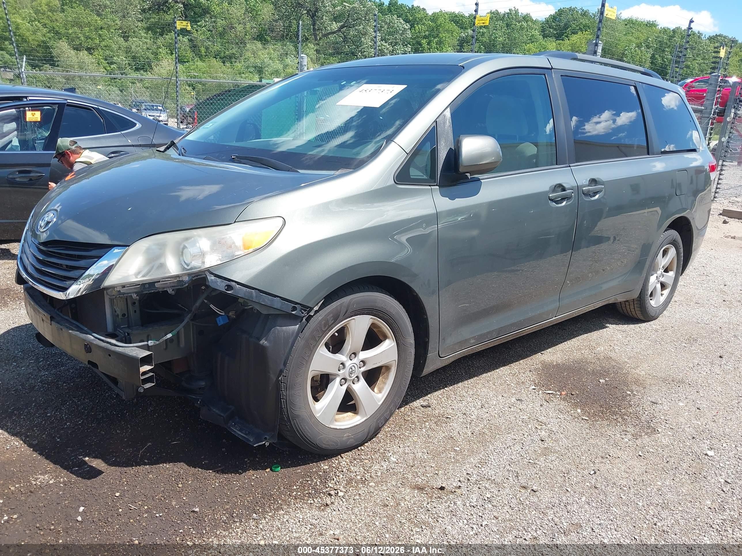2013 Toyota Sienna Le V6 8 Passenger Зеленый vin: 5TDKK3DCXDS358217