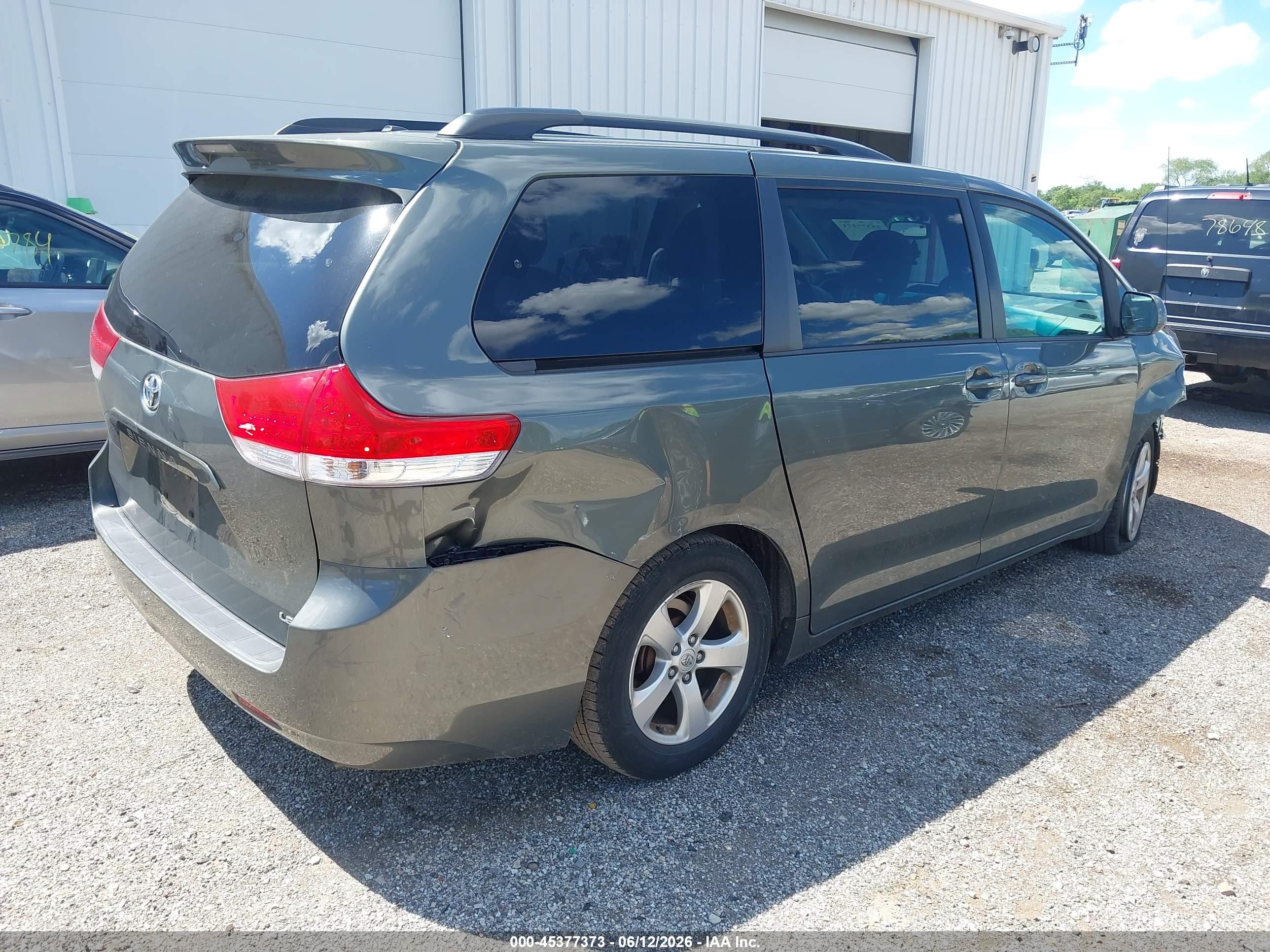 2013 Toyota Sienna Le V6 8 Passenger Зеленый vin: 5TDKK3DCXDS358217