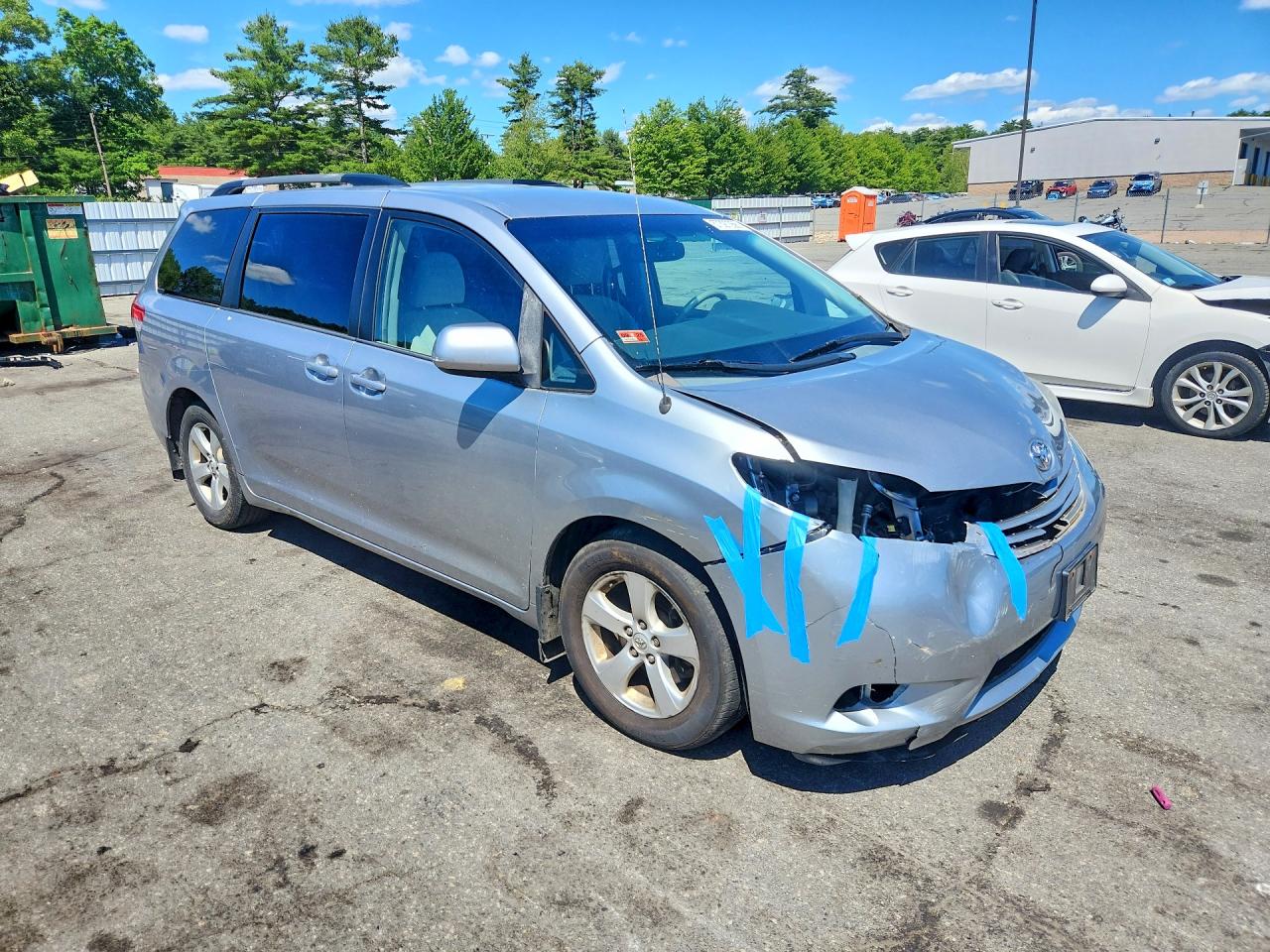 2013 Toyota Sienna Le Silver vin: 5TDKK3DCXDS372831